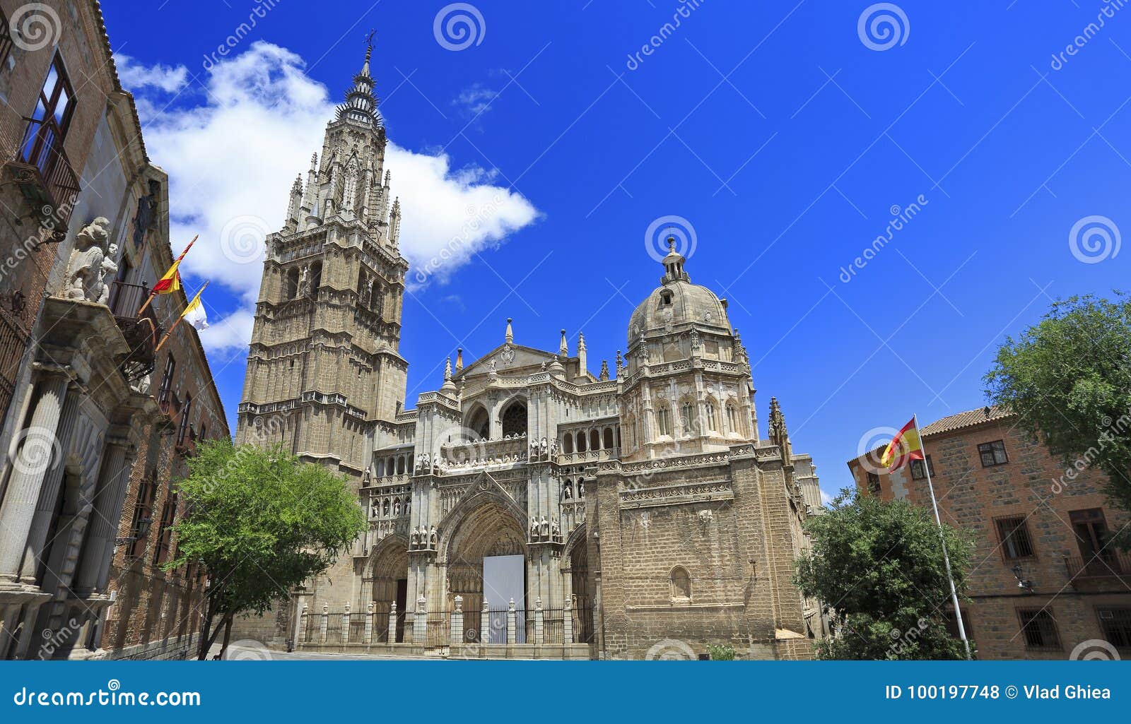 the primate cathedral of saint mary of toledo, spain
