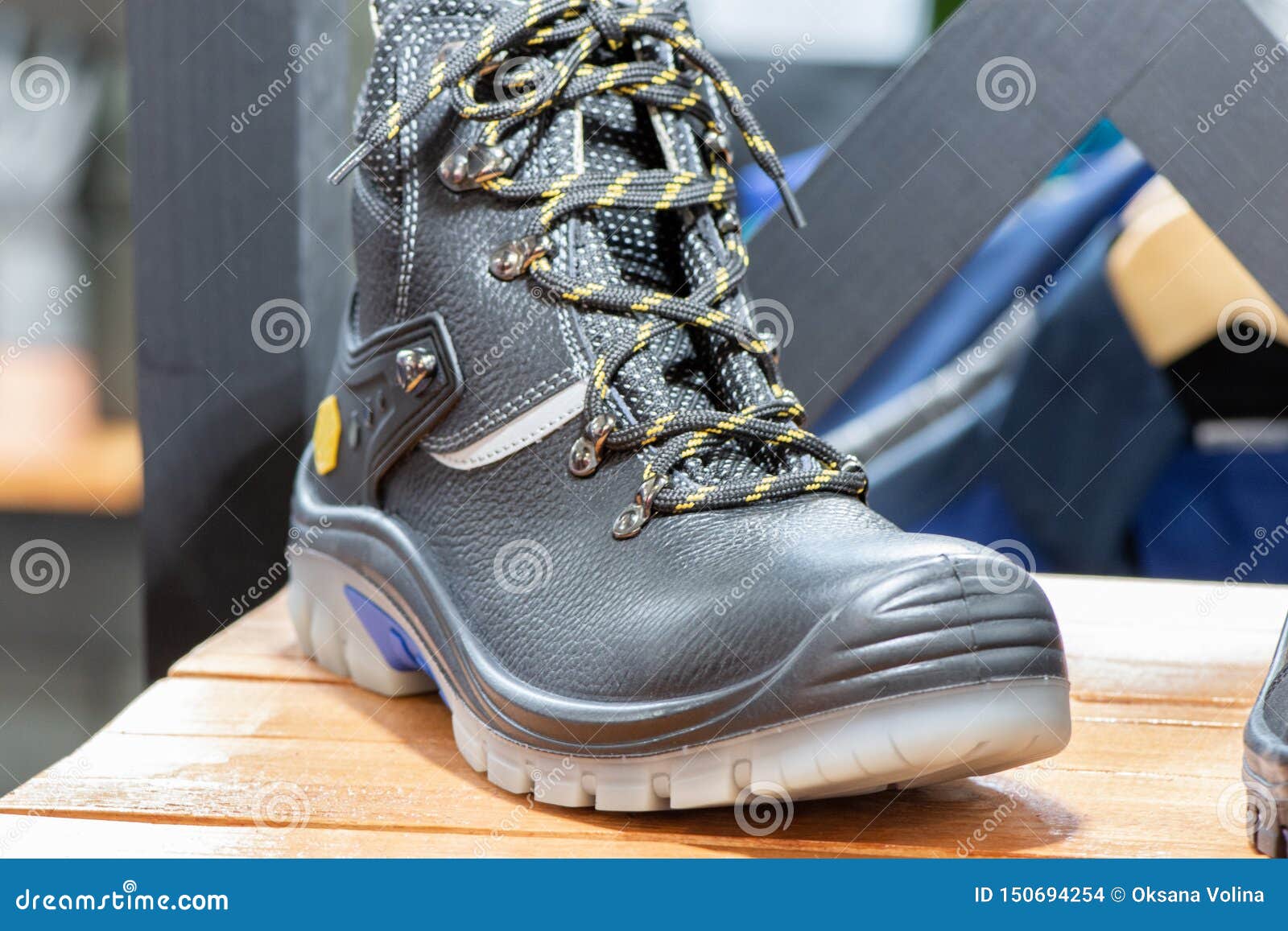 Primer De Los Zapatos De Botas Profesionales Negras De La Seguridad Para Los Trabajadores De Sexo Masculino Foto archivo - Imagen de calzado, cuero: 150694254