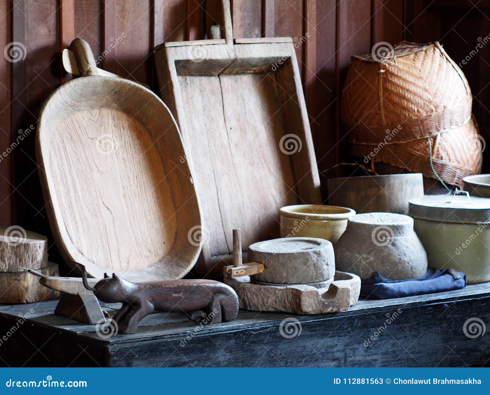 https://thumbs.dreamstime.com/z/primitive-vintage-retro-style-thai-kitchen-utensils-use-past-everyday-life-people-country-northest-thailand-isan-112881563.jpg