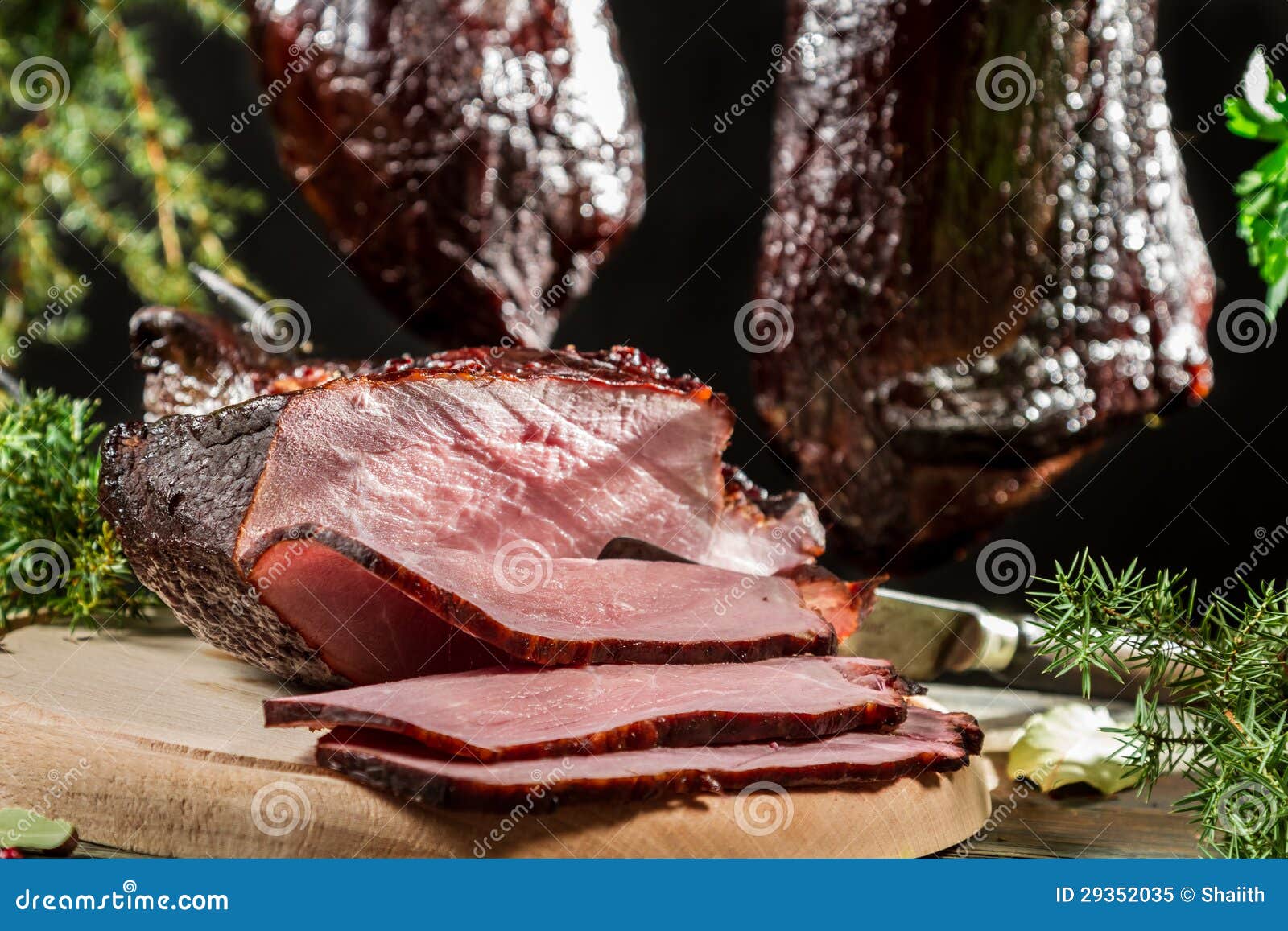 Primo Piano Del Prosciutto Affumicato Di Recente Immagine Stock