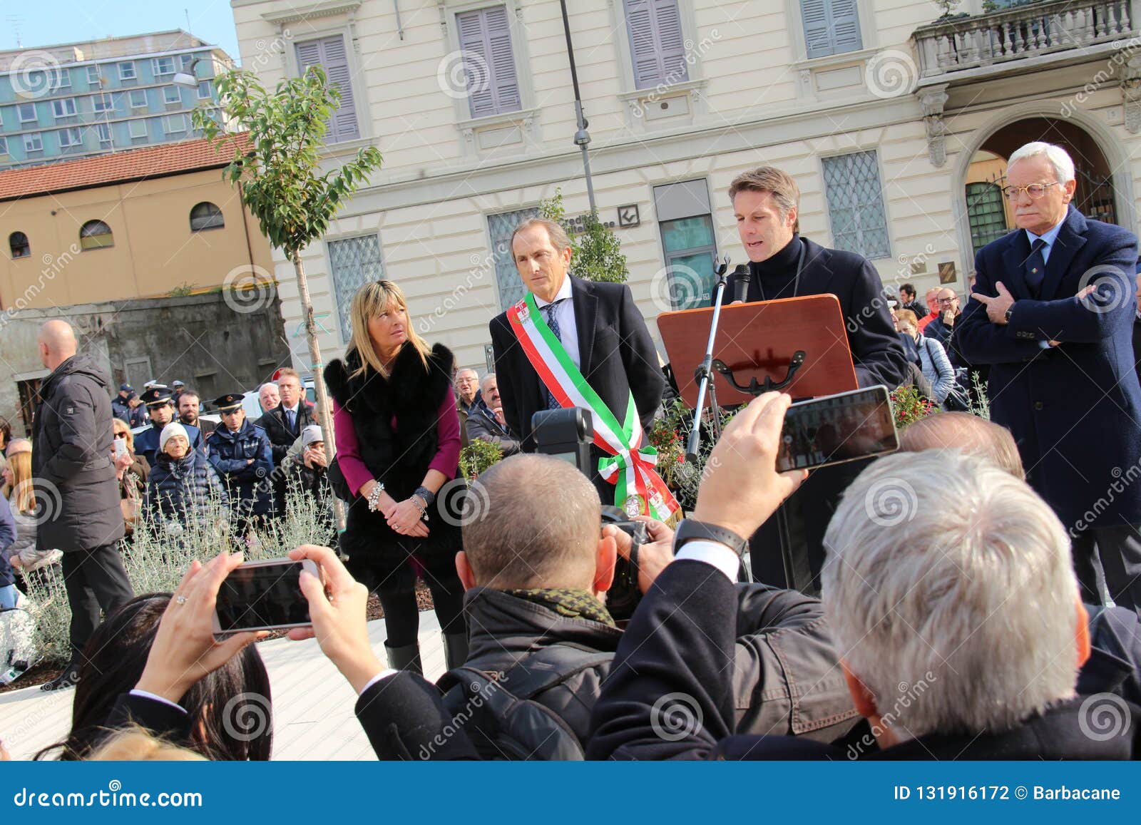 prince-emanuele-filiberto-savoia-inauguration-s-busto-arsizio-varese-italy-november-square-vittorio-ii-131916172.jpg