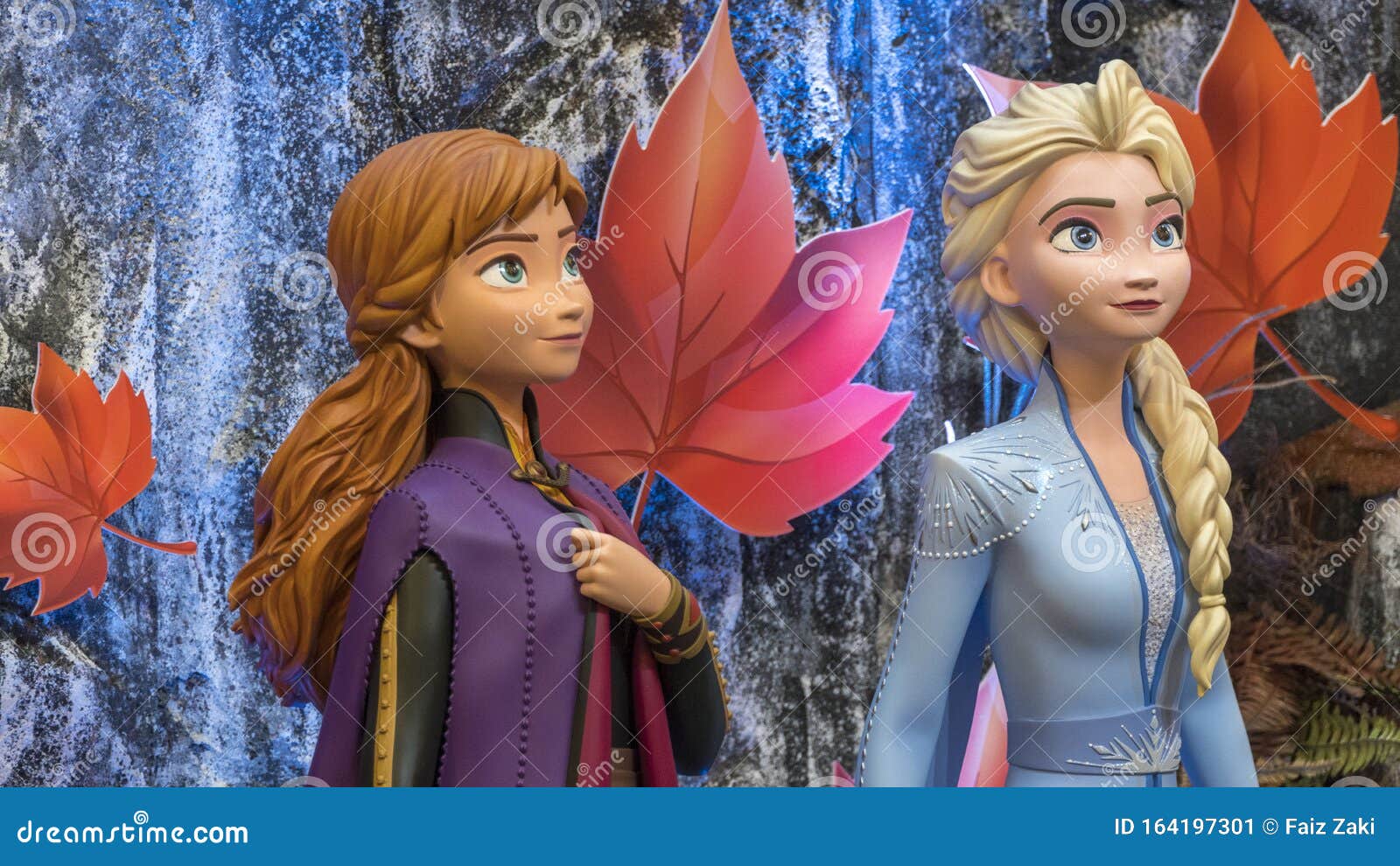 Princess Elsa and Anna from Frozen 2 Magical Journey. this Event ...