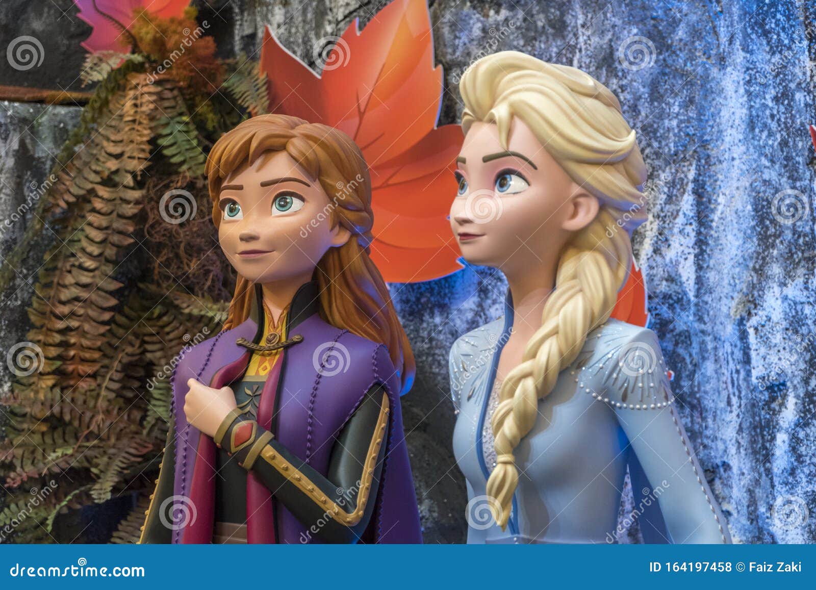 Princess Elsa and Anna from Frozen 2 Magical Journey. this Event is a  Promotion for New Disney Blockbuster Movie Editorial Stock Photo - Image of  kids, cartoon: 164197458