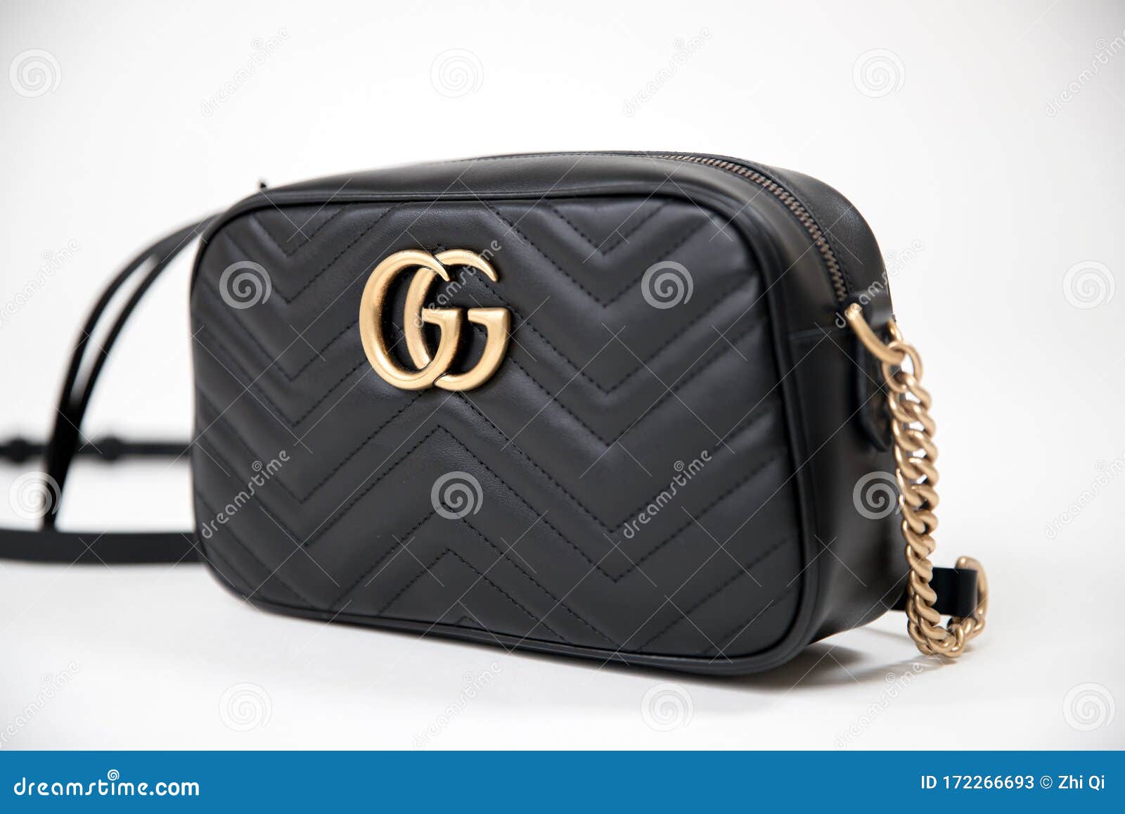 GG Marmont Small Matelasse Shoulder Bag Editorial Stock Photo - Image of leather, label: 172266693