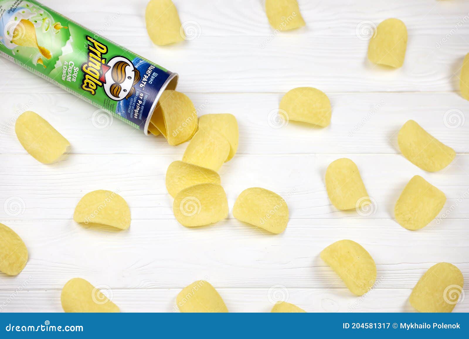Pringles Sour Cream Onion Flavour. Cardboard Tube Can with Pringles