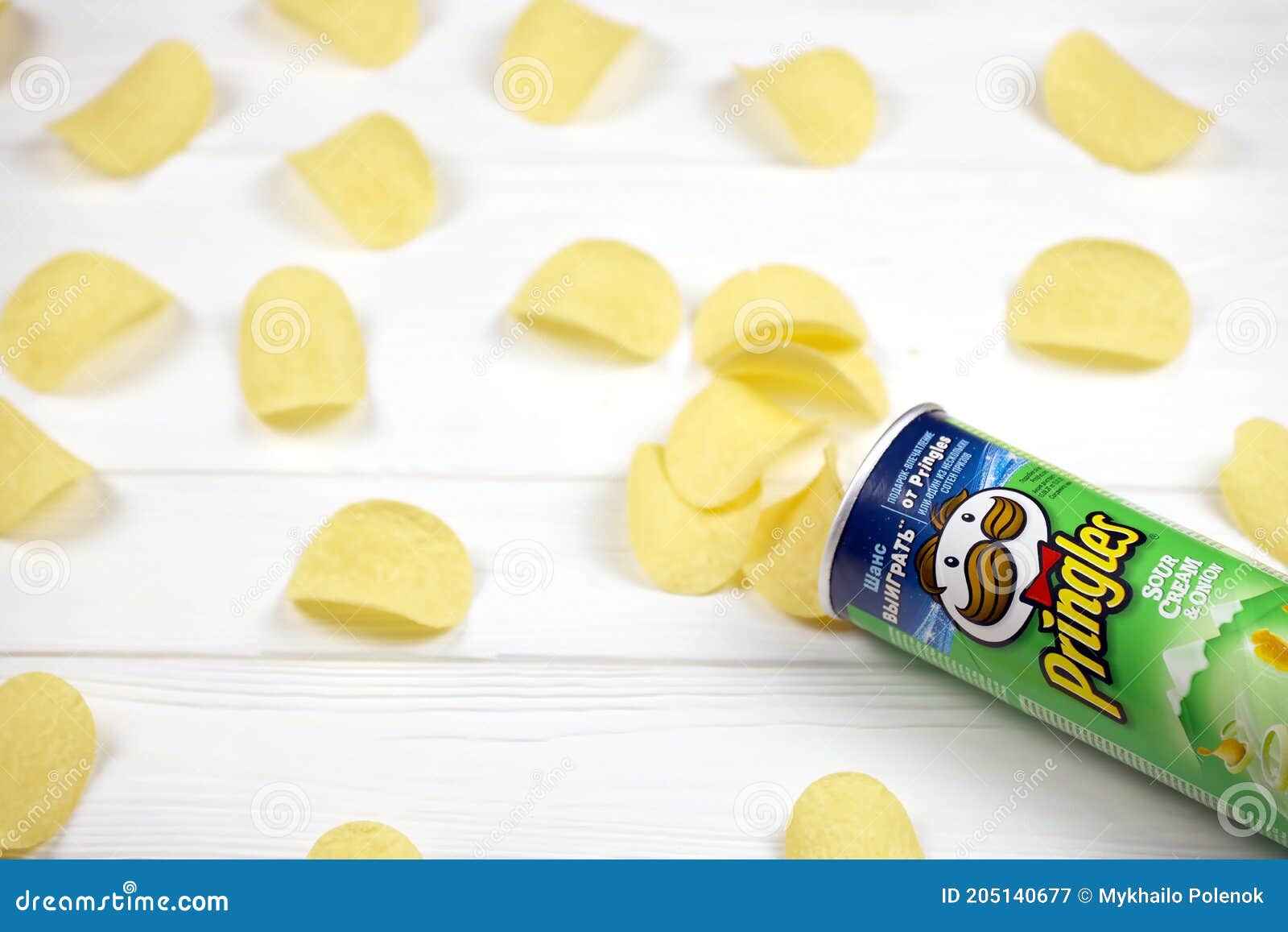 Pringles Sour Cream Onion Flavour. Cardboard Tube Can with Pringles