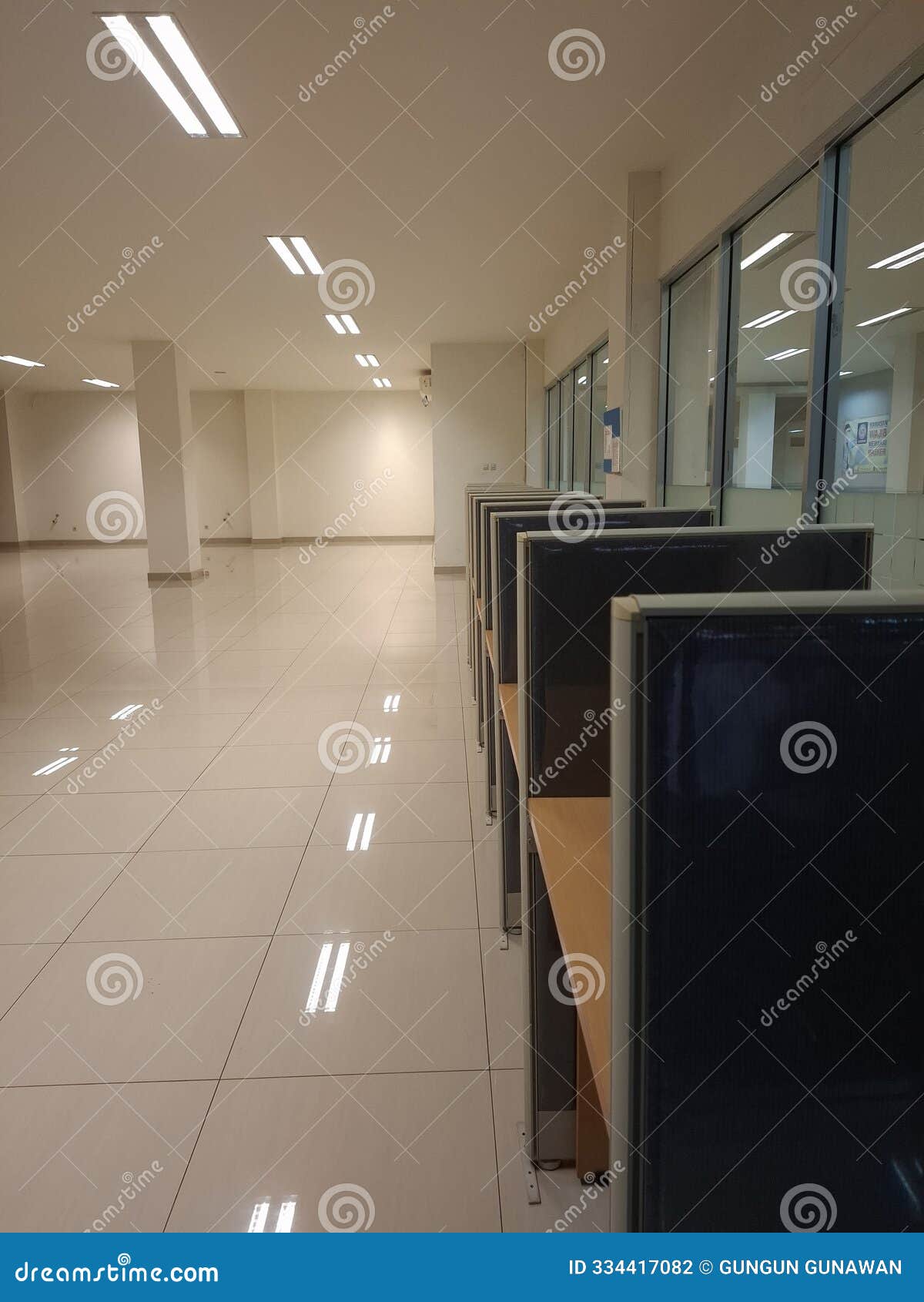 private campus reading table