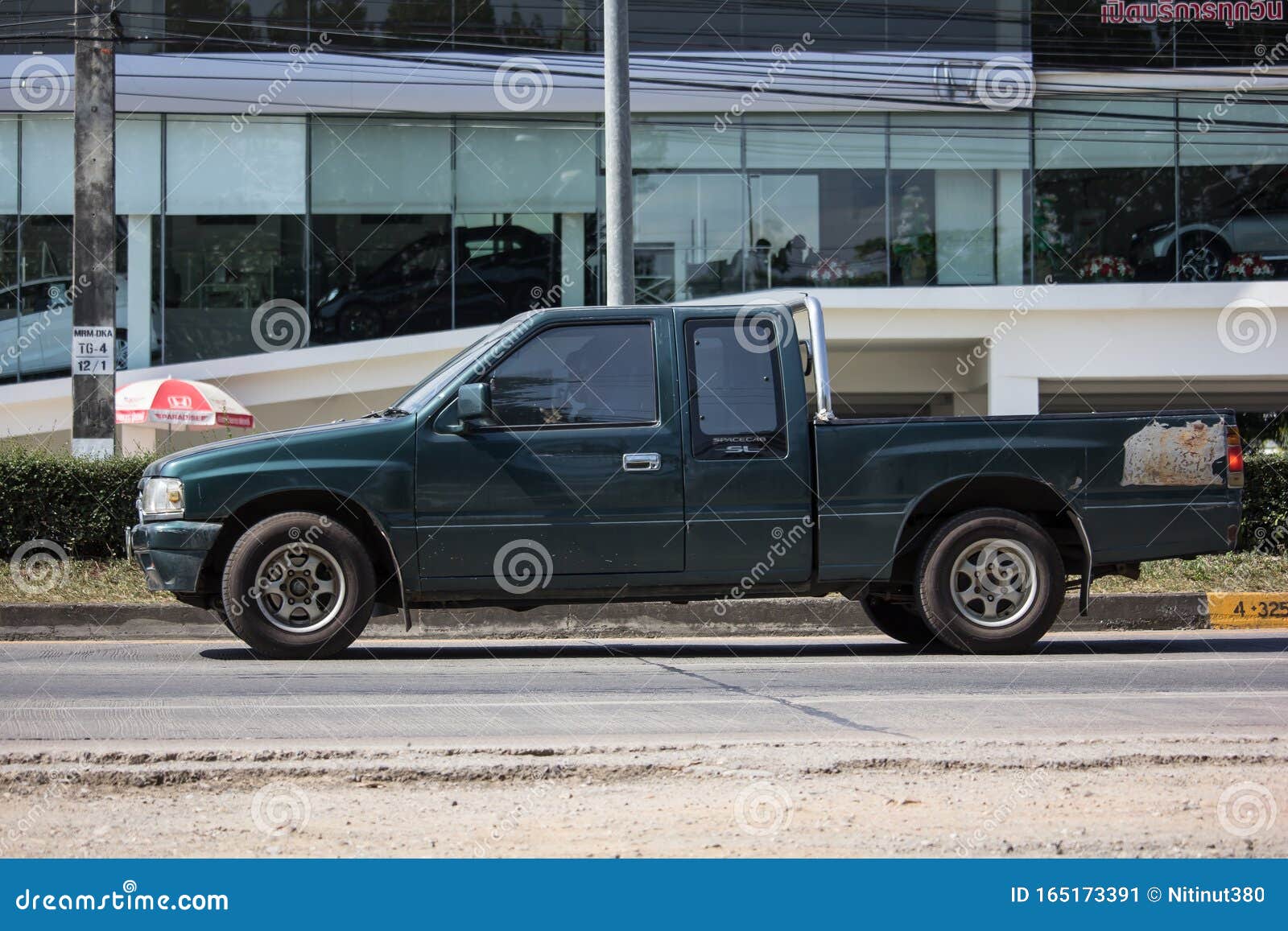 Download 1 002 Isuzu Pickup Photos Free Royalty Free Stock Photos From Dreamstime Yellowimages Mockups