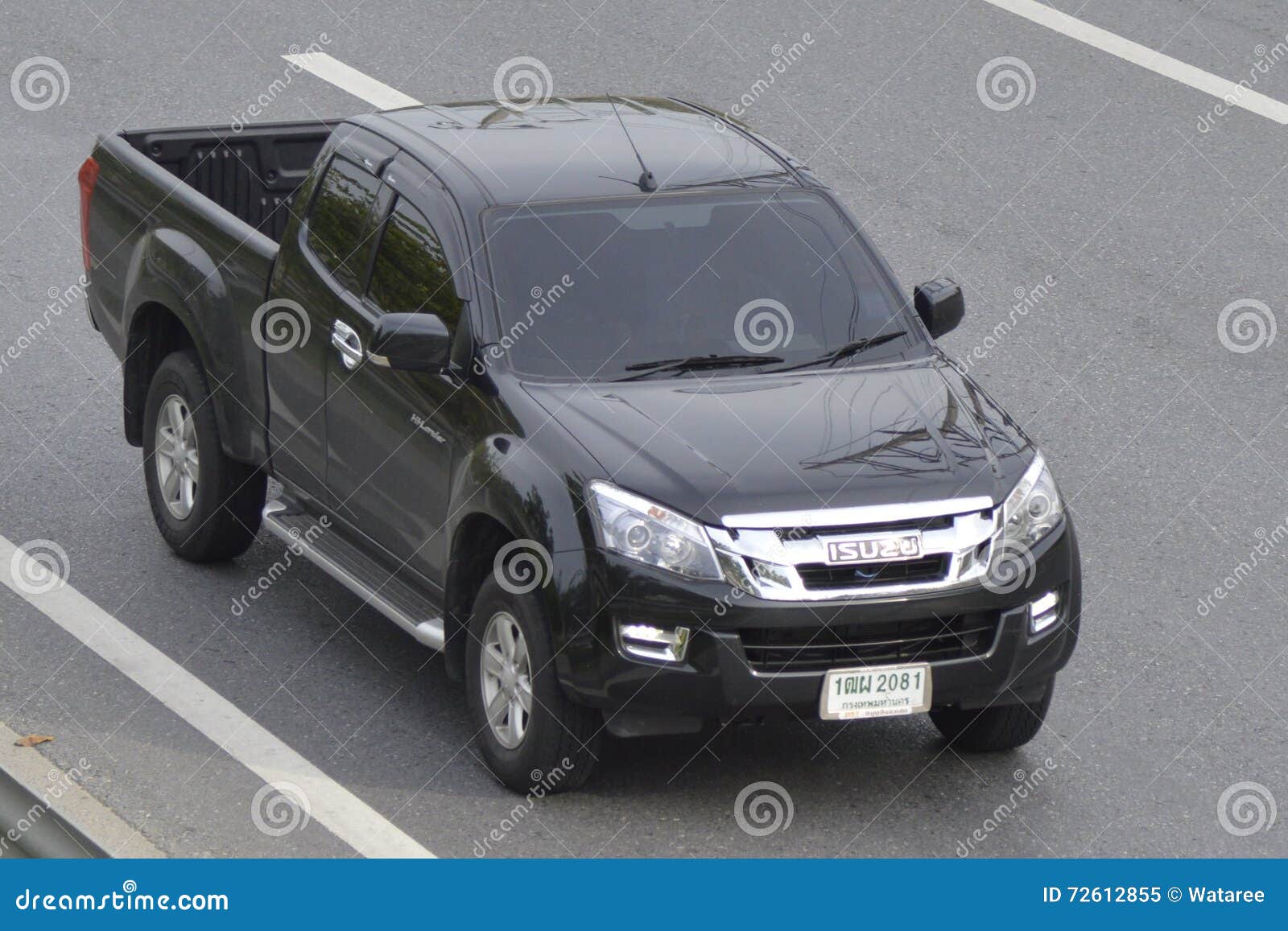 Download 2 403 Isuzu Truck Photos Free Royalty Free Stock Photos From Dreamstime PSD Mockup Templates