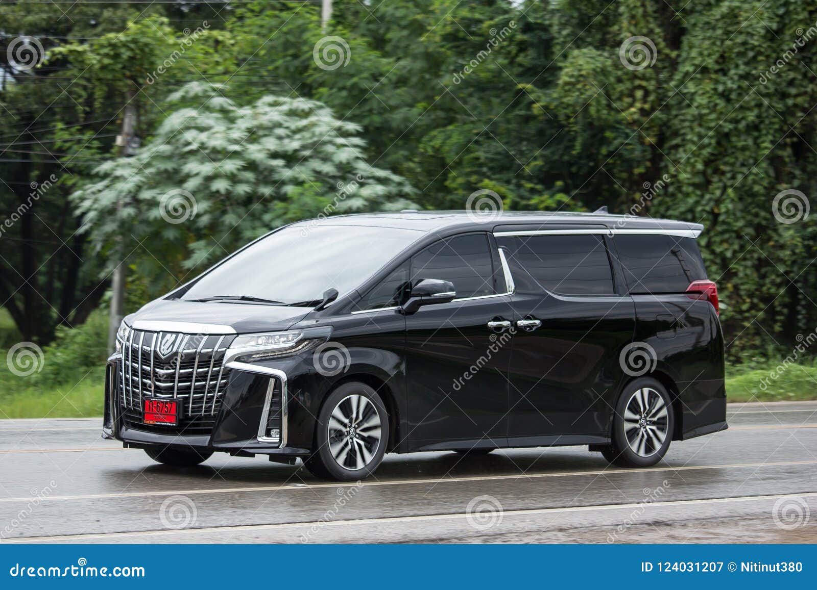 toyota alphard luxury van