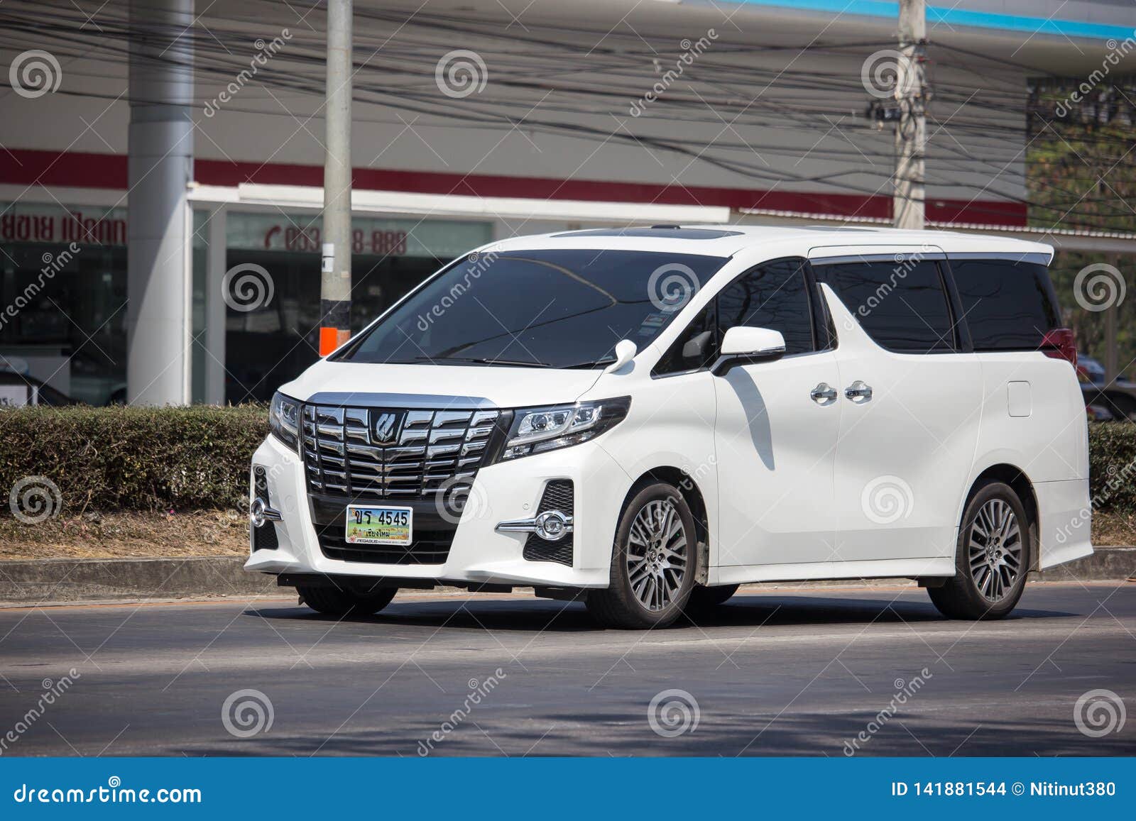 toyota luxury van