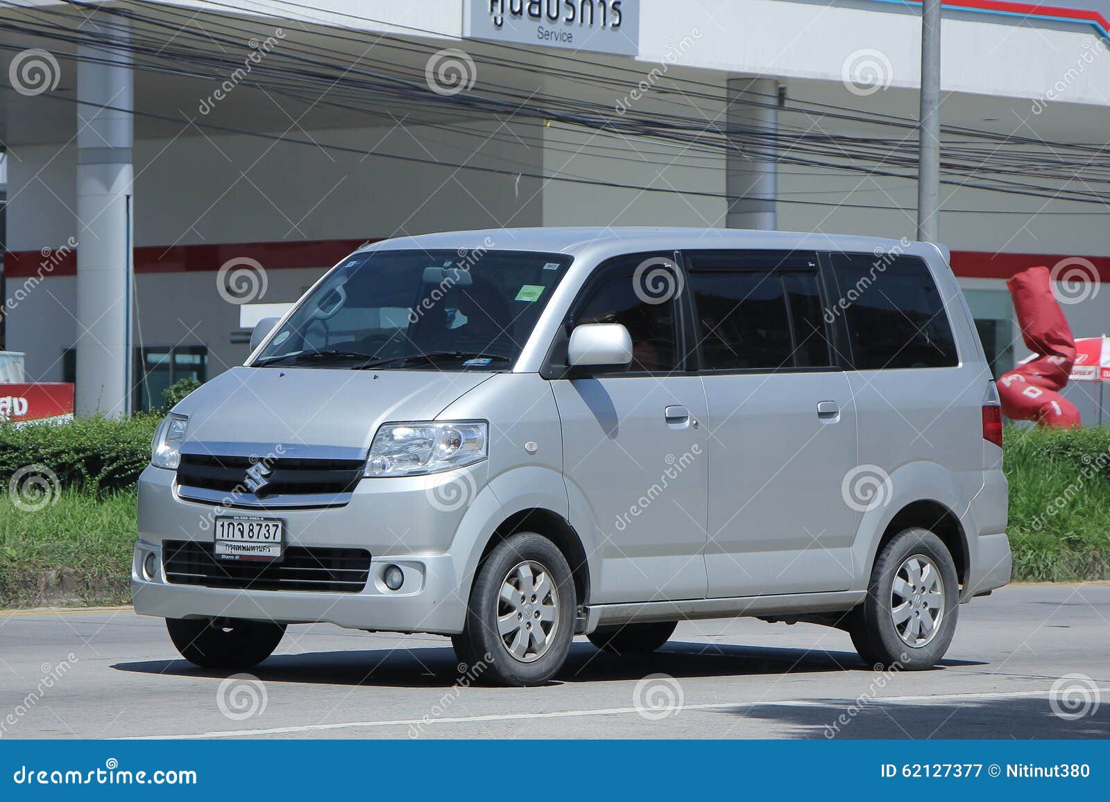 Privatwagen Mini Van Von Suzuki Apv Redaktionelles