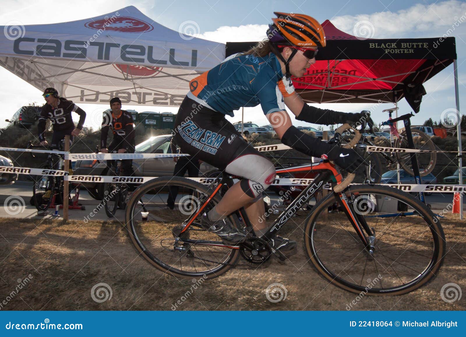 Pro Woman Cyclocross Racer editorial stock image. Image of bend - 22418064