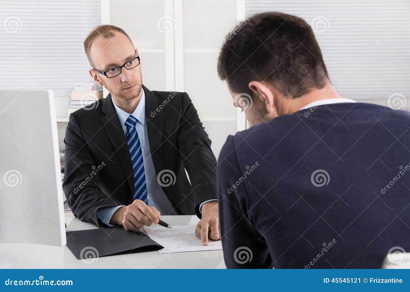 problems at workplace: boss critic his employee because of his b