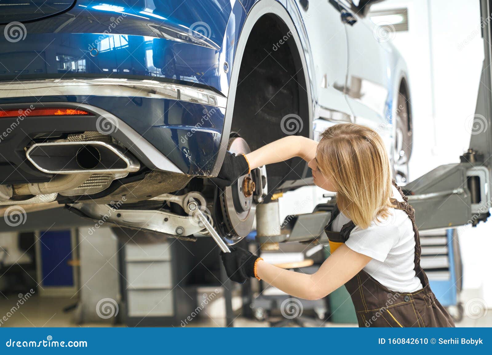 secundario Previamente unidad Proceso De Cambio De Neumáticos De Automóviles En El Servicio De Automóviles Foto de archivo - Imagen de fuerte, profesional: 160842610 secundario Previamente unidad Proceso De Cambio De Neumáticos De Automóviles En El Servicio De Automóviles Foto de archivo - Imagen de fuerte, profesional: 160842610