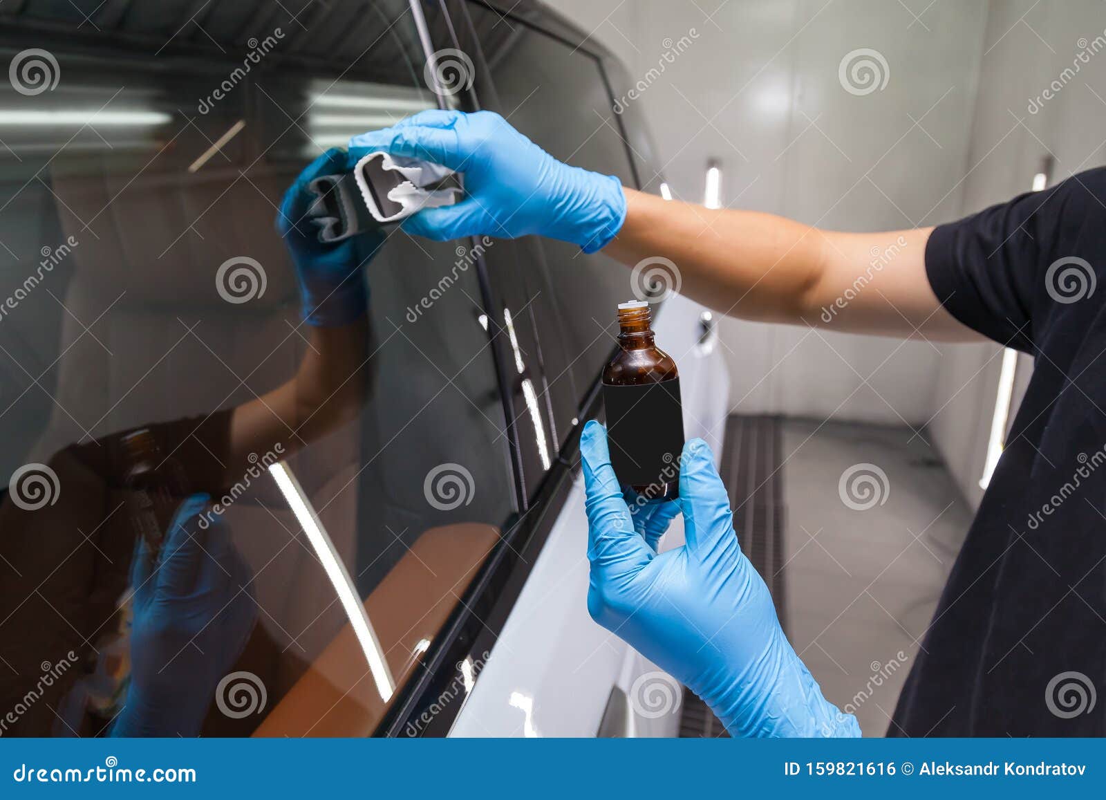 The Process of Applying a Nanoceramic Coating for Hydrophobic Effect