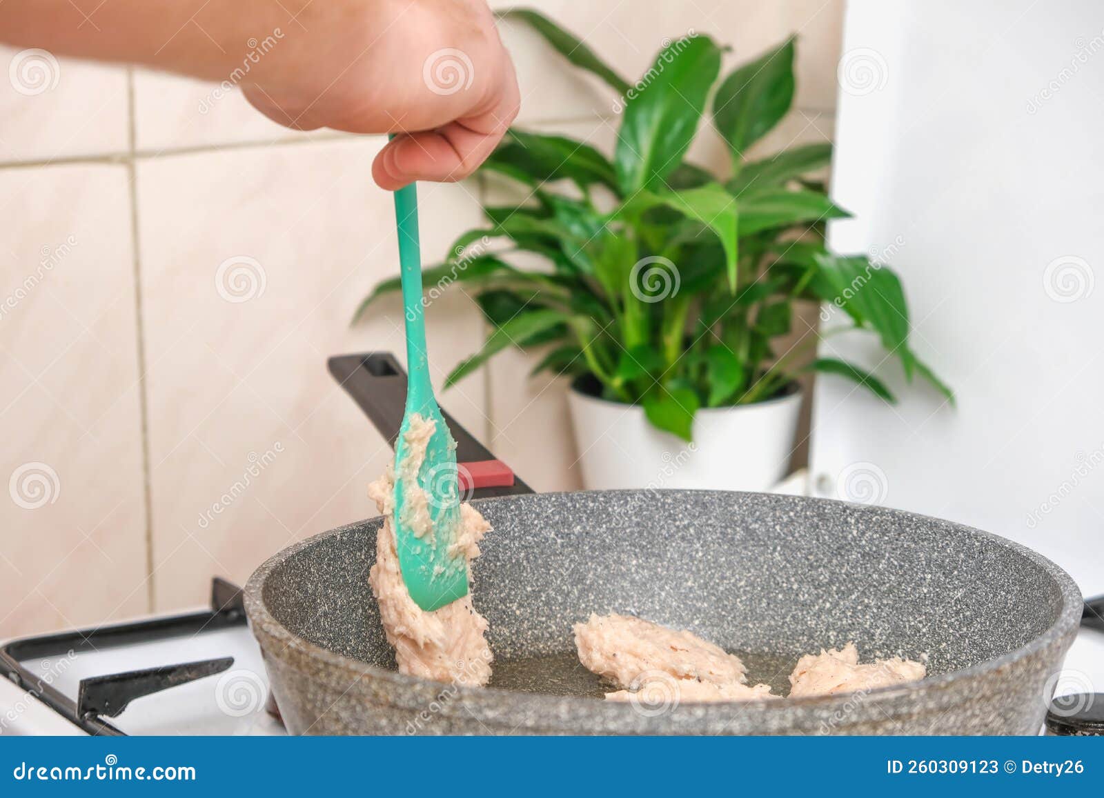 The Process of Cooking Chopped Chicken Cutlets in a Frying Pan. Chopped  Chicken Fillet Stock Image - Image of ingredient, meal: 260309123