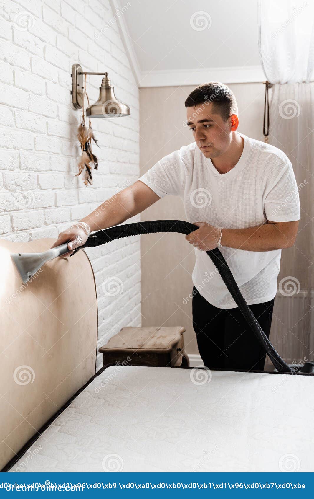 Process of Extraction Dirt from Headboard of Bed Using Extractor