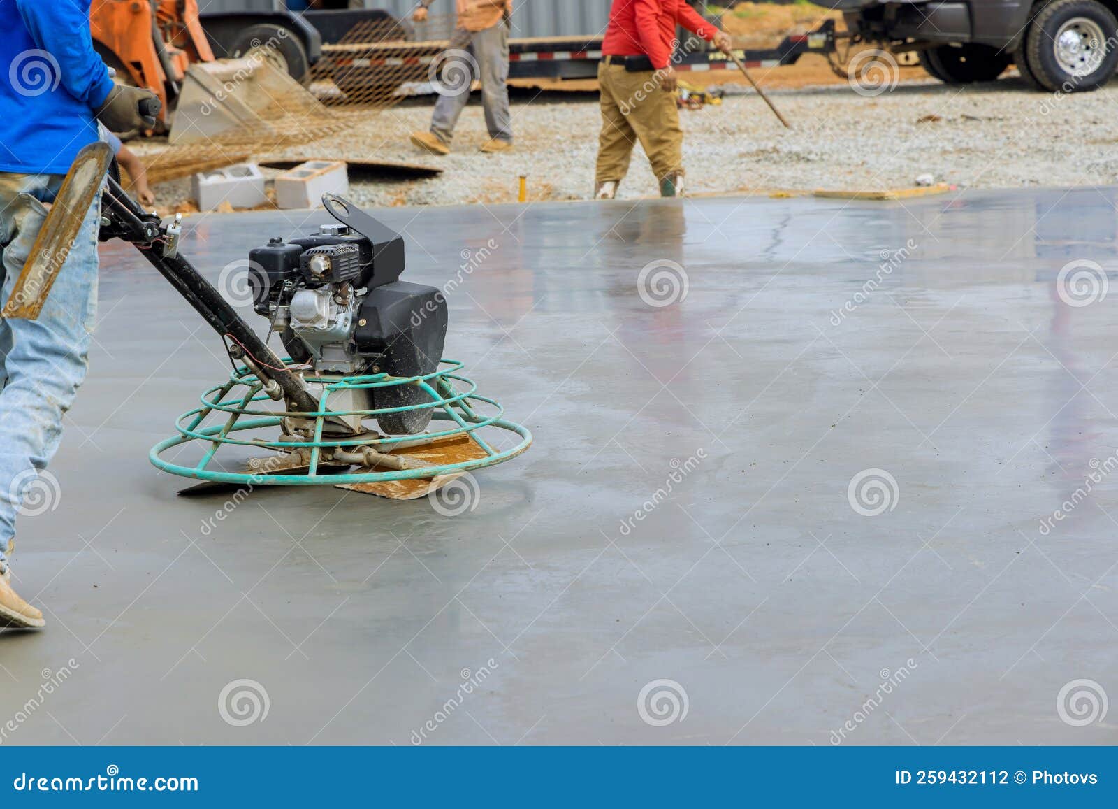 The Process of Polishing and Leveling Cement Screed Mortar Floors on