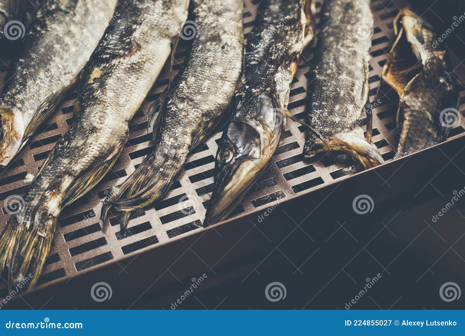 The Process of Preparing Dried Fish with an Automatic Dryer at Home