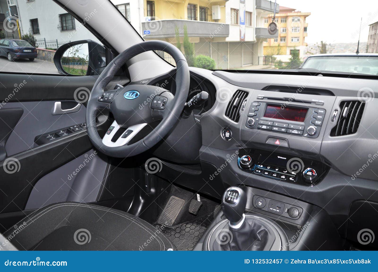 Podrido Contable Recuperar Kia Sportage Driver Seat Interior View Editorial Photography - Image of  accelerator, lifestyle: 132532457