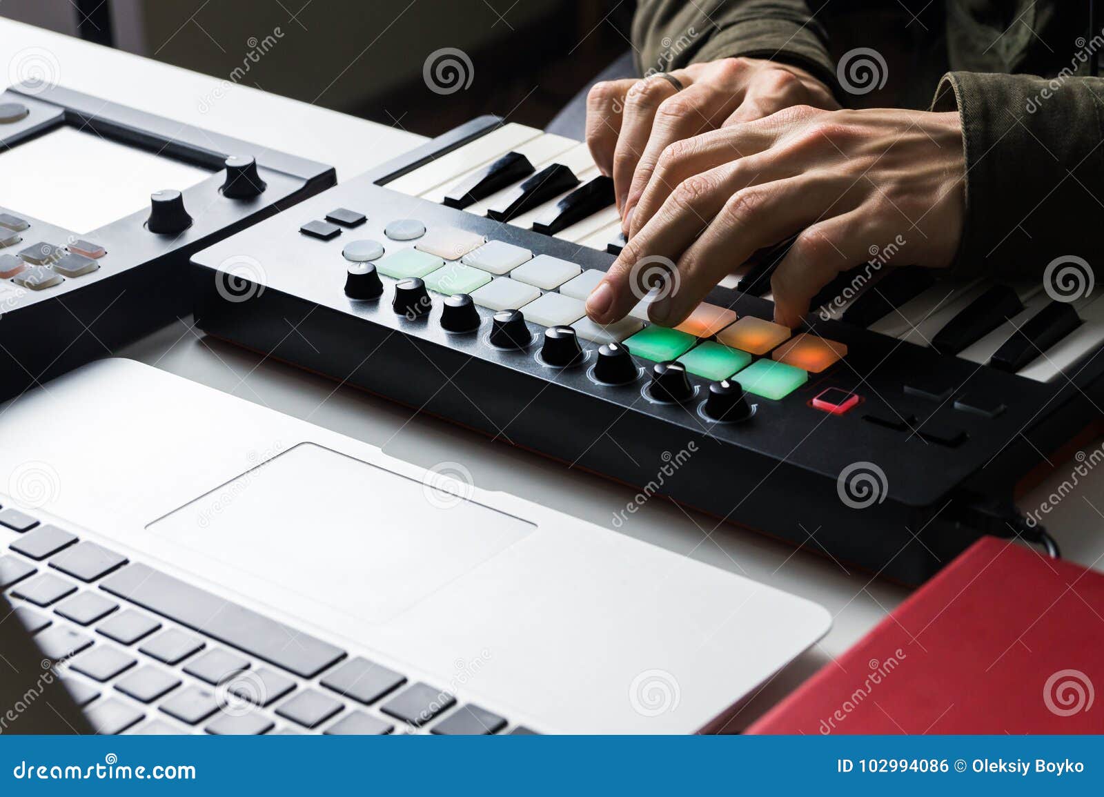 Recording Electronic Music Track with Portable Midi Keyboard on Laptop