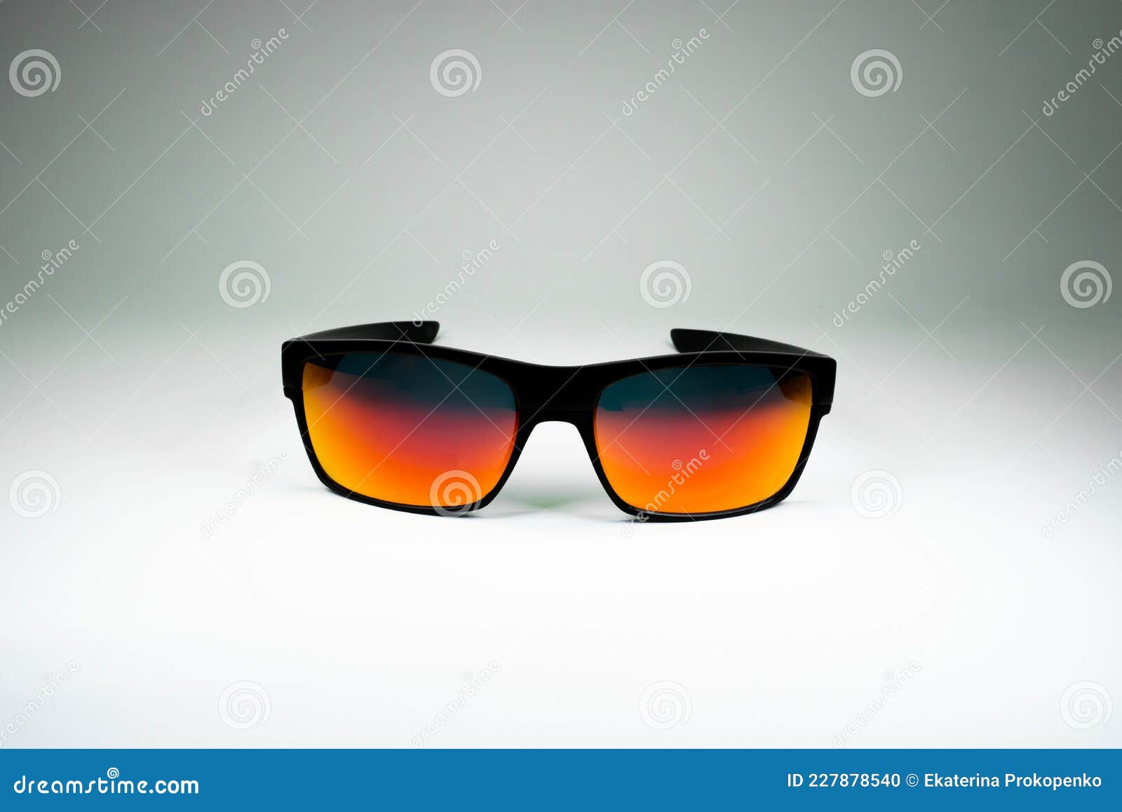 Template sunglasses outline flat design vector 5149010 Vector Art at  Vecteezy