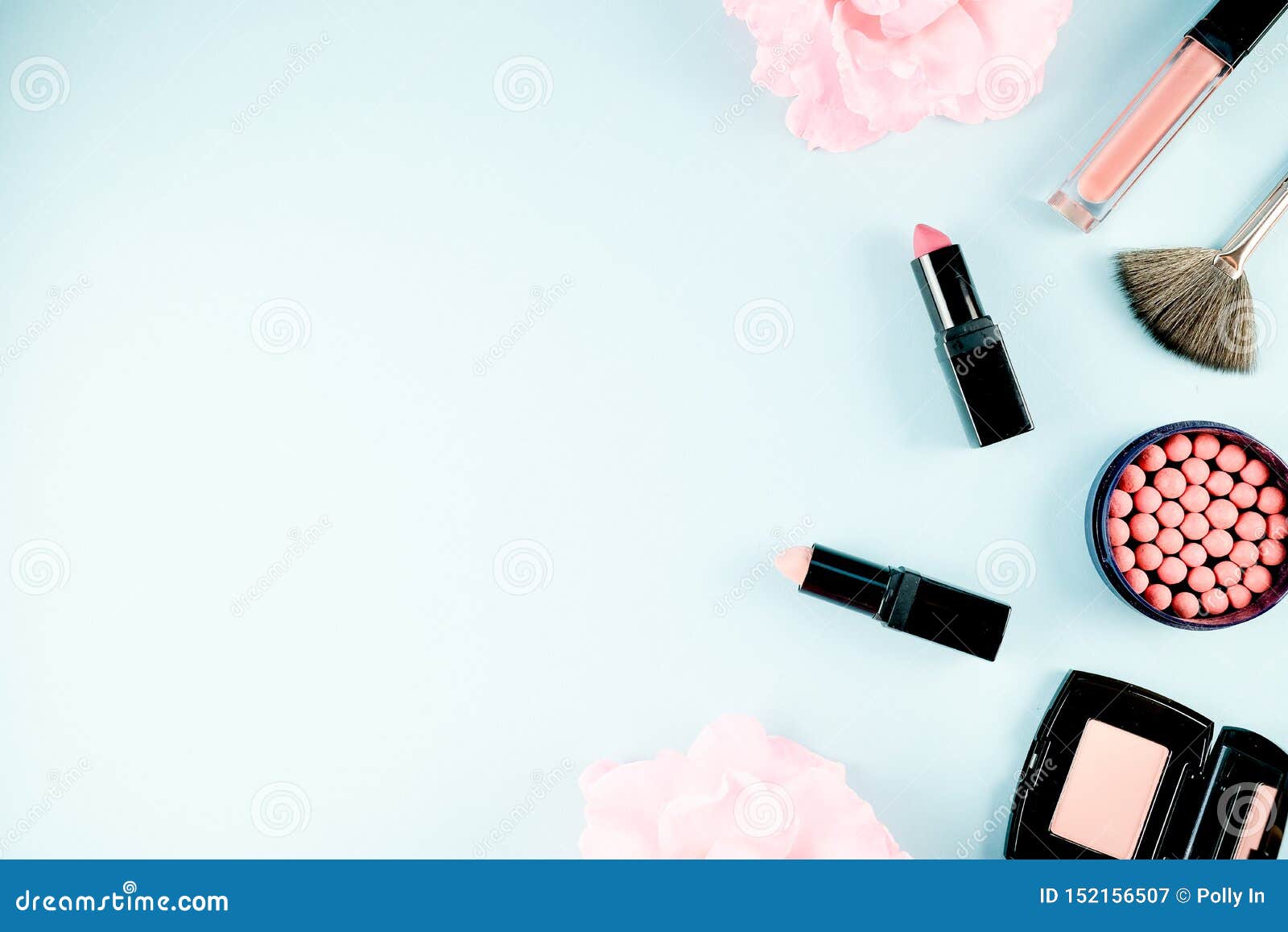 Producto Cosmético Del Maquillaje Del Fondo De La Belleza, Con La Hoja Verde Y El Flor Color De Rosa Rosado En Fondo Púrpura De L Imagen de archivo - Imagen de flor, Producto Cosmético Del Maquillaje Del Fondo De La Belleza, Con La Hoja Verde Y El Flor Color De Rosa Rosado En Fondo Púrpura De L Imagen de archivo - Imagen de flor,