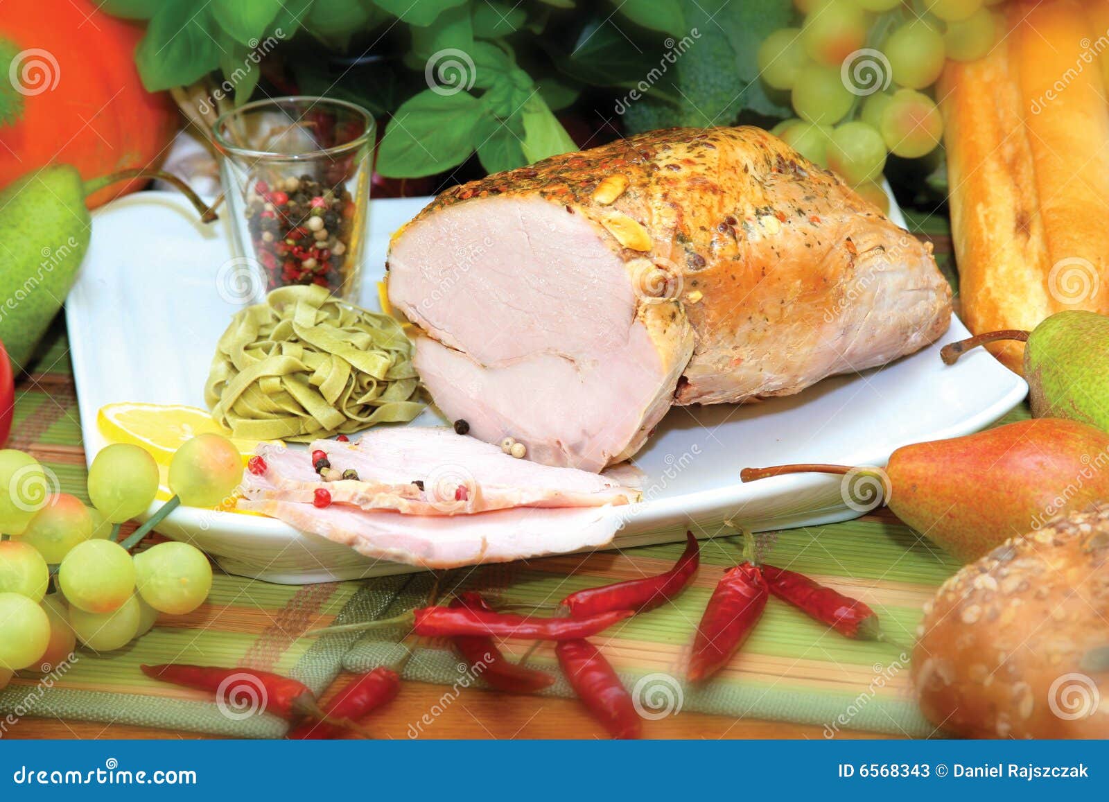 Productos del cerdo imagen de archivo. Imagen de salchicha - 6568343