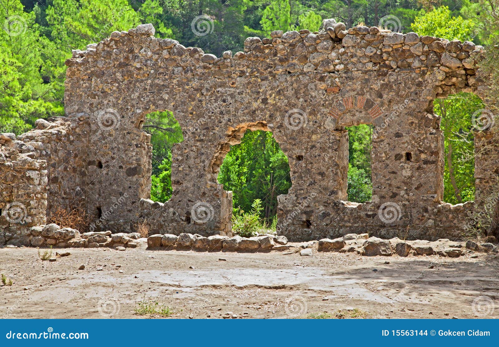 Produto manufacturado mitológico e histórico. Paredes mitológicas da cidade dos olympos, Antalya - Turquia