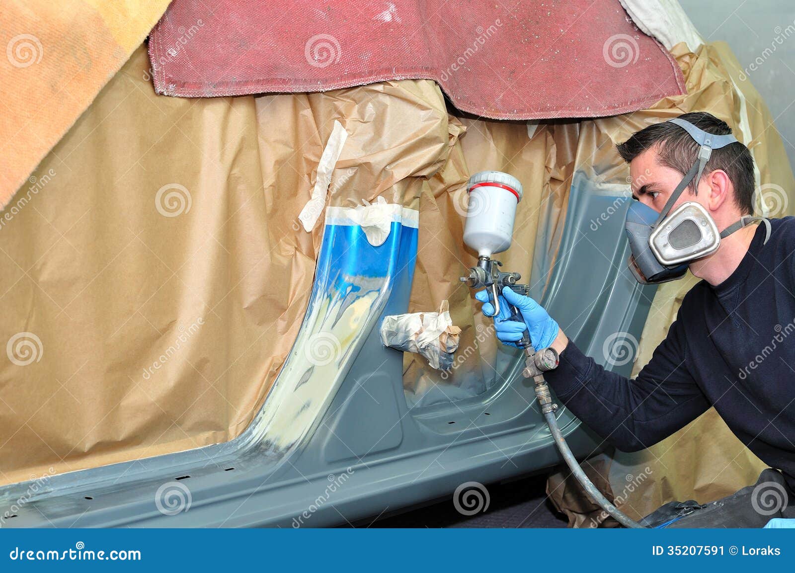 Profesional car painter. stock image. Image of spray 35207591