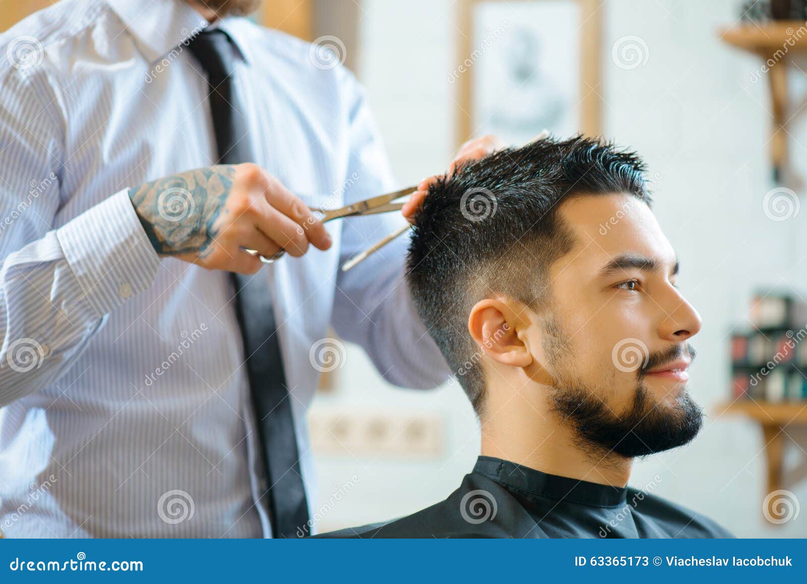Professional Barber Making Haircut Stock Image - Image of 
