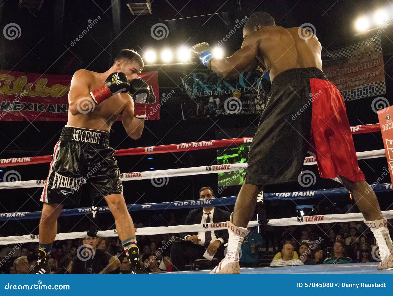 american boxer who won 120 matches by knockout