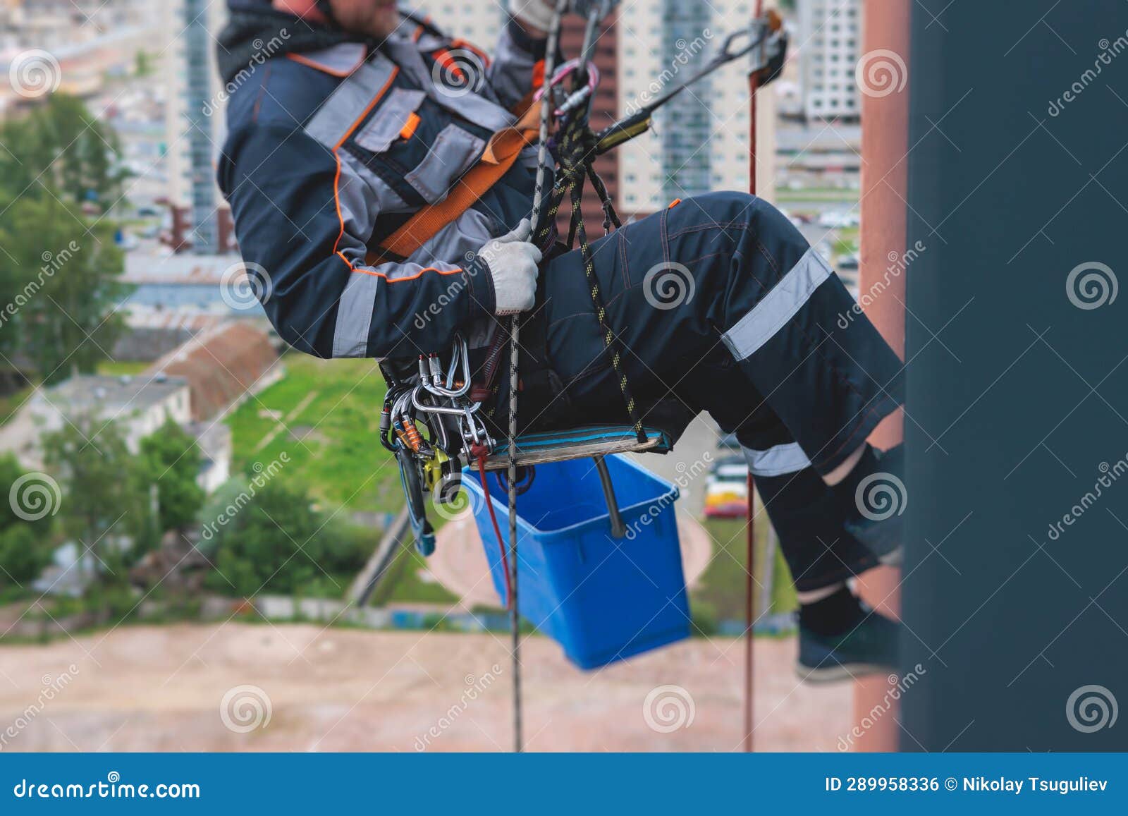 120 Rope Access Painting Stock Photos - Free & Royalty-Free Stock Photos  from Dreamstime