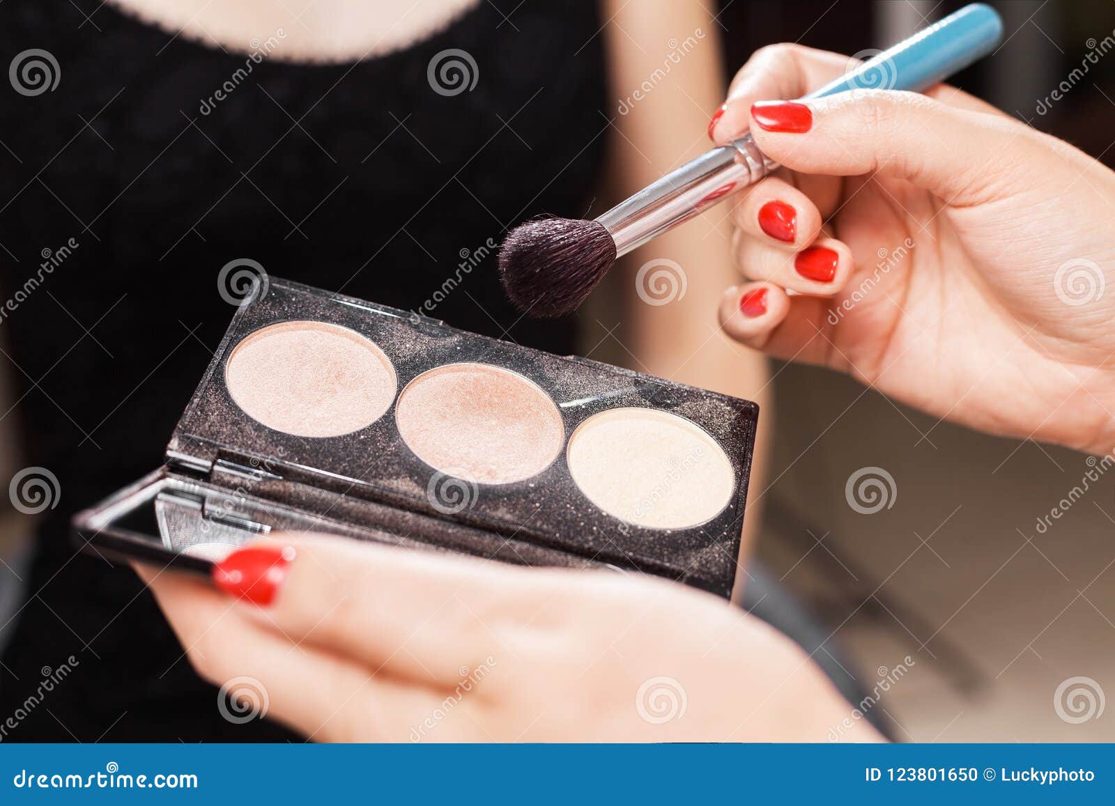 concealer palette for makeup artist