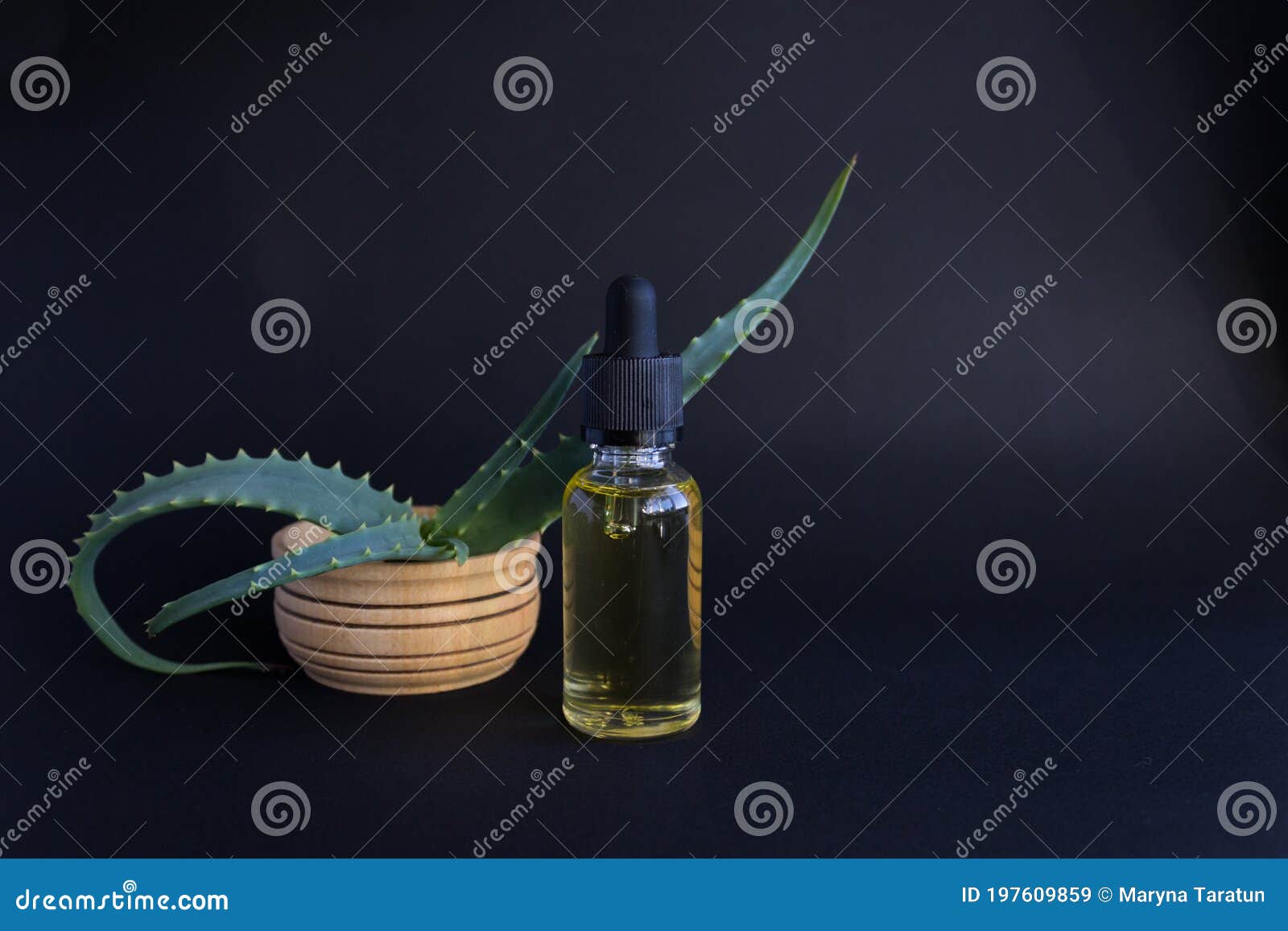 Professional Skin Care Dropper Bottle with Aloe Essential Oil Stock