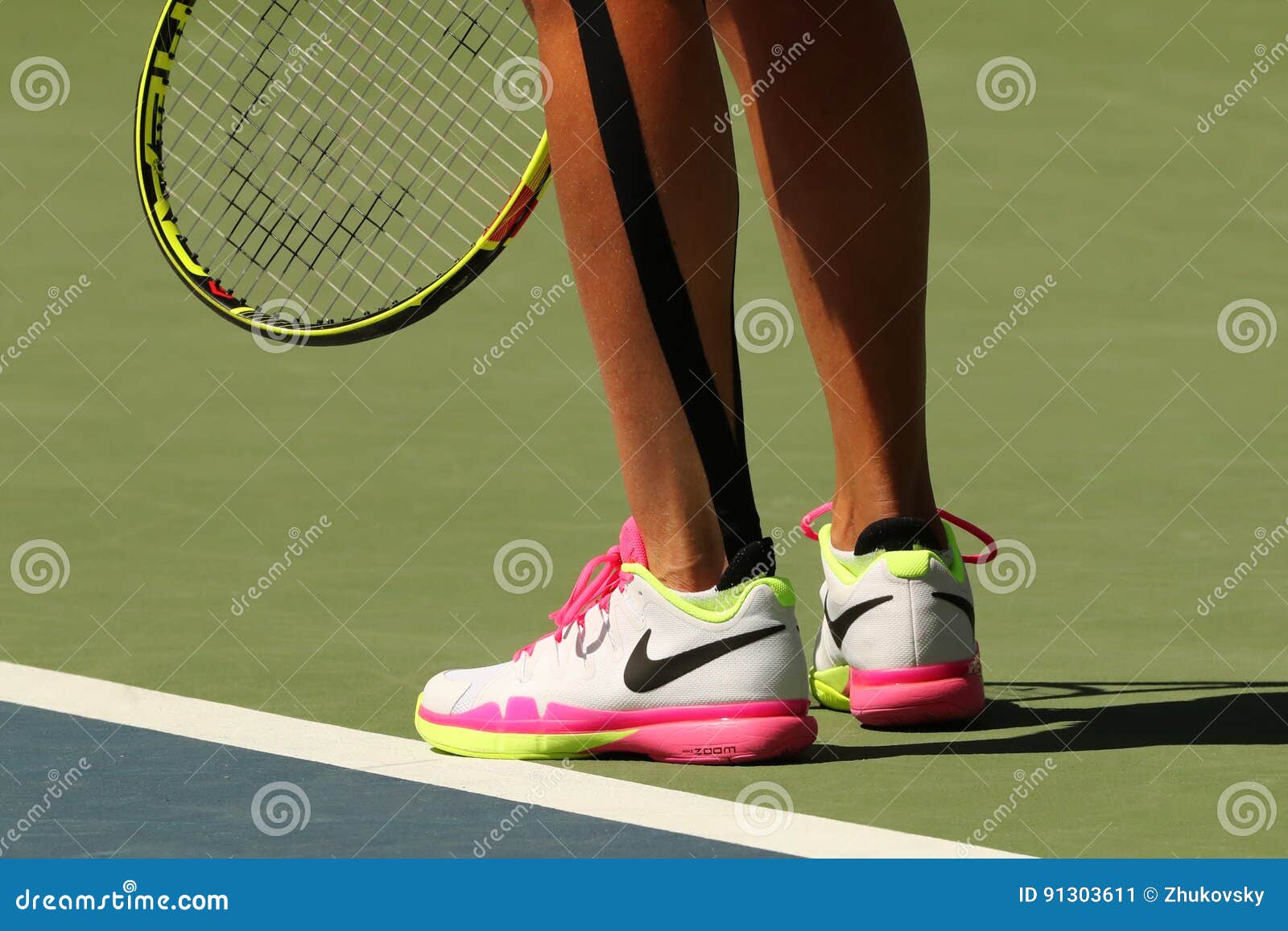 nike tennis player shoes