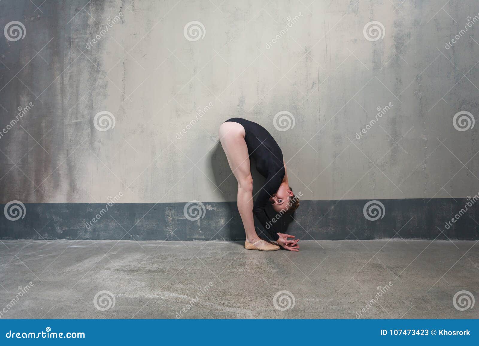 Profile View Femininity Dancer In Fold Stock Image Image Of Girl