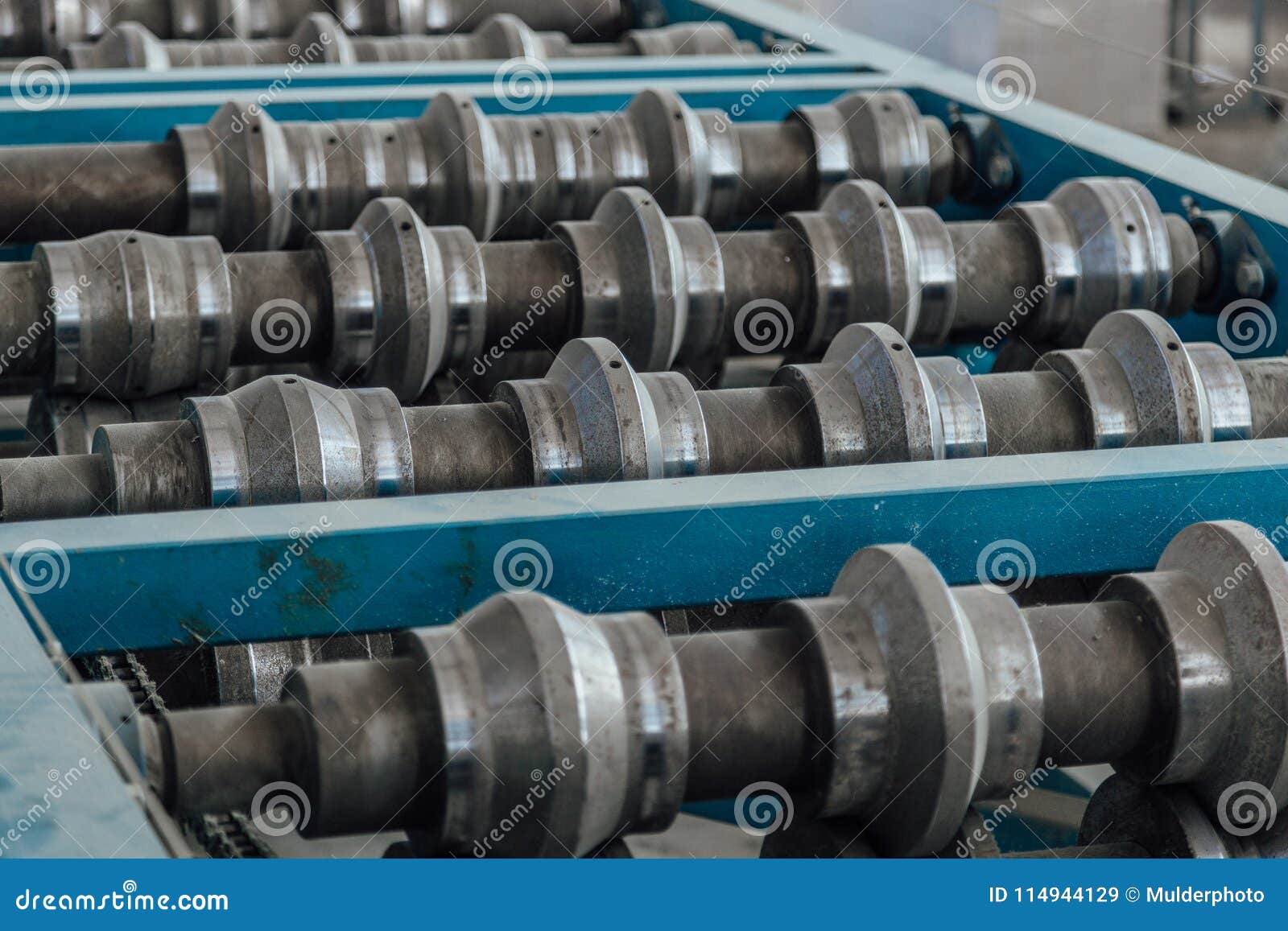 profiling rolls of sheet forming machine close up