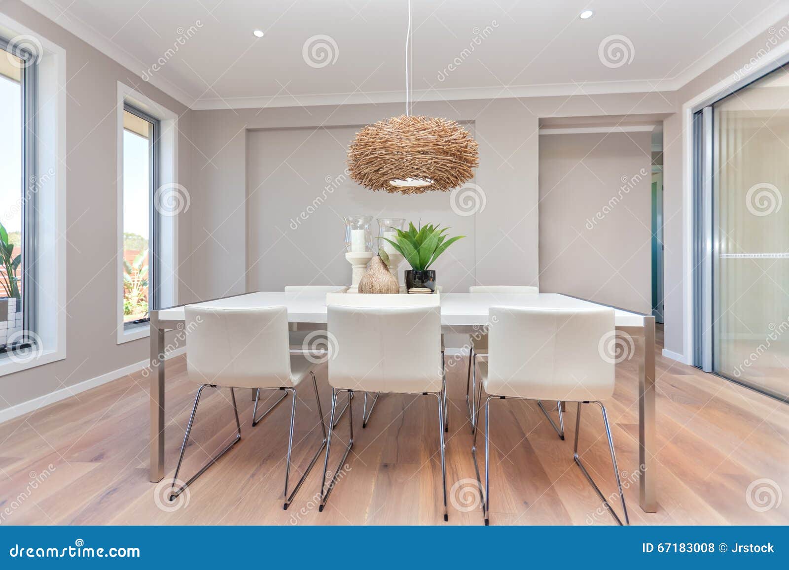 Soffitto decorato moderno: colonne moderne di marmo del soffitto ...