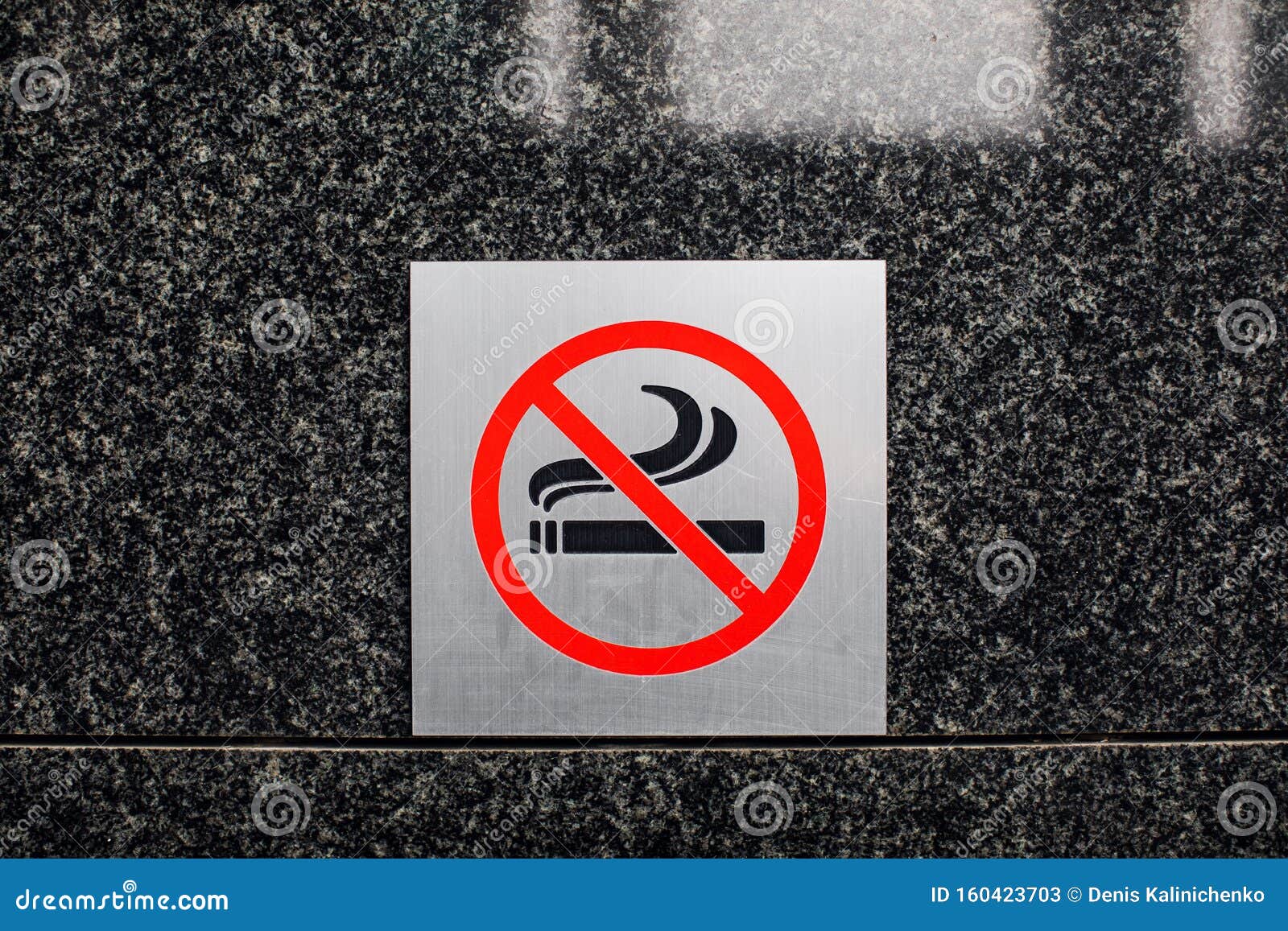 Prohibido Fumar. El Cartel No Fuma En La Pared Imagen de archivo - Imagen  de alerta, evite: 160423703