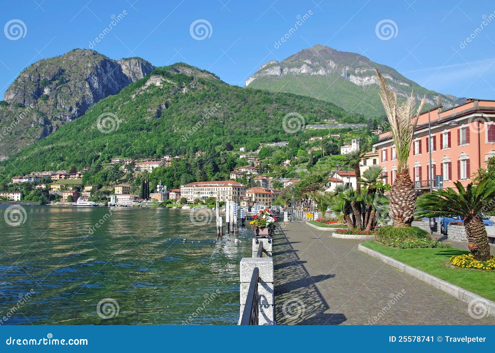 promenade in menaggio,lake como,comer see