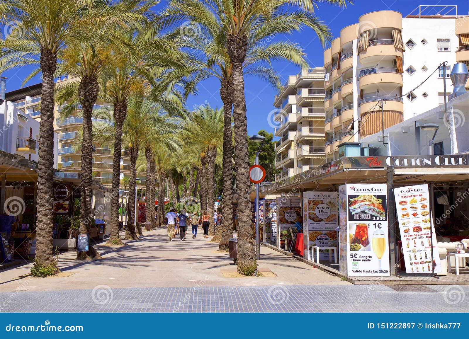 Promenade in Salou, Spain editorial photography. Image of spain - 151222897