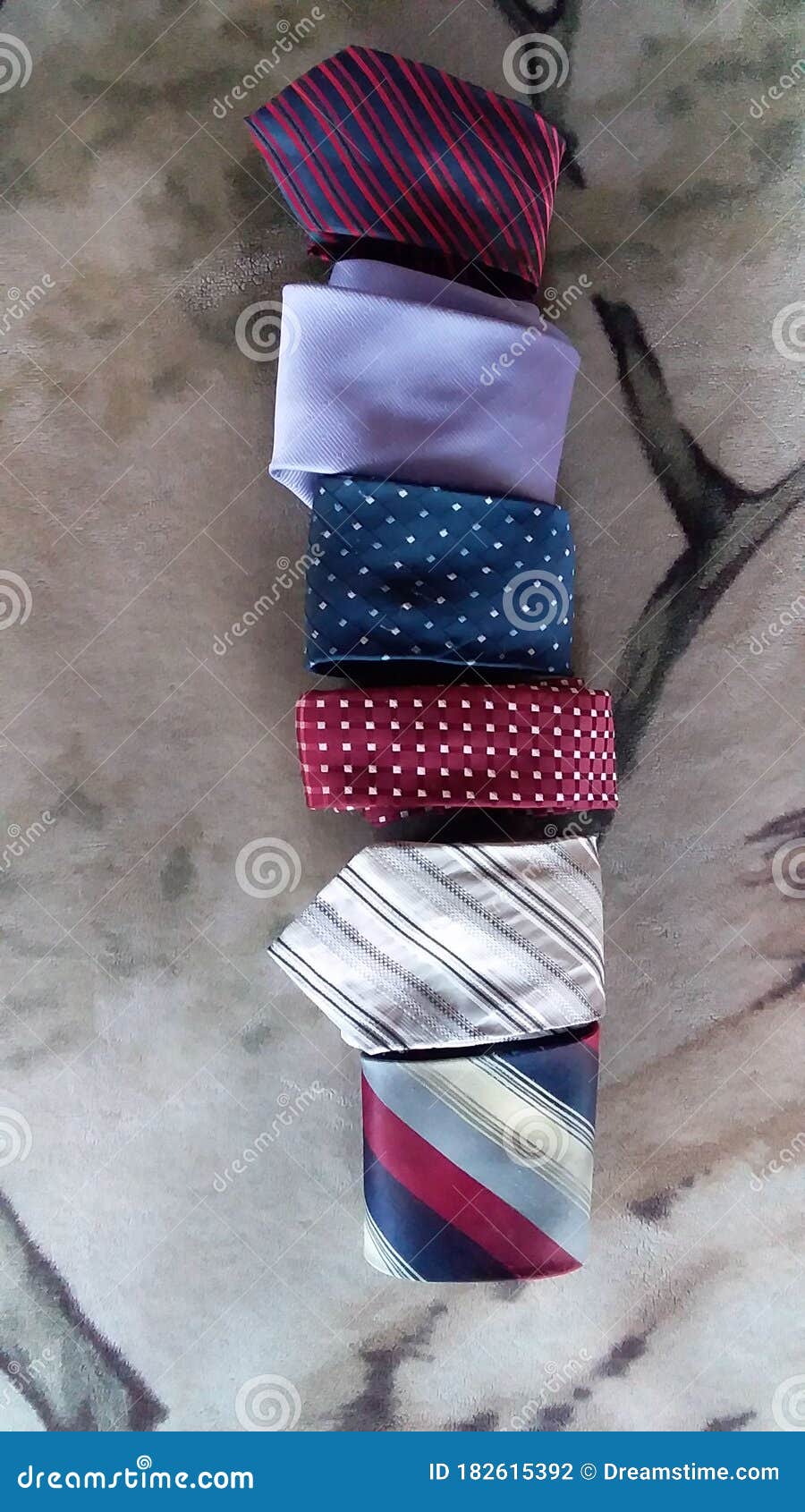 rolled and ready-to-use ties, which boxes today?
