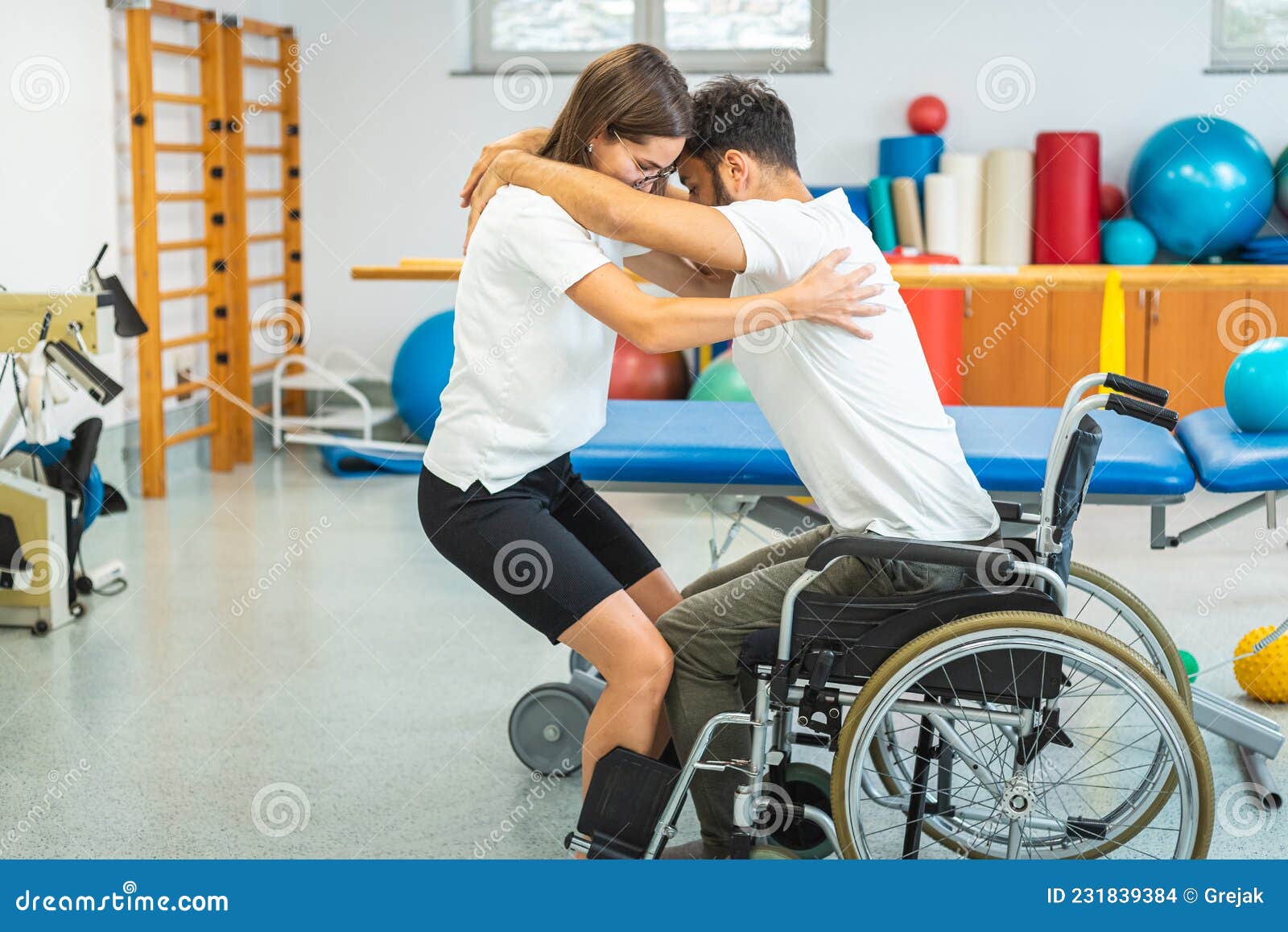 proper lifting technique from a wheelchair