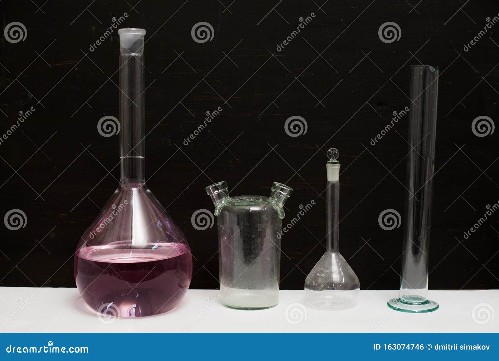 Property and Utensils for Chemical Experiments in the Chemical