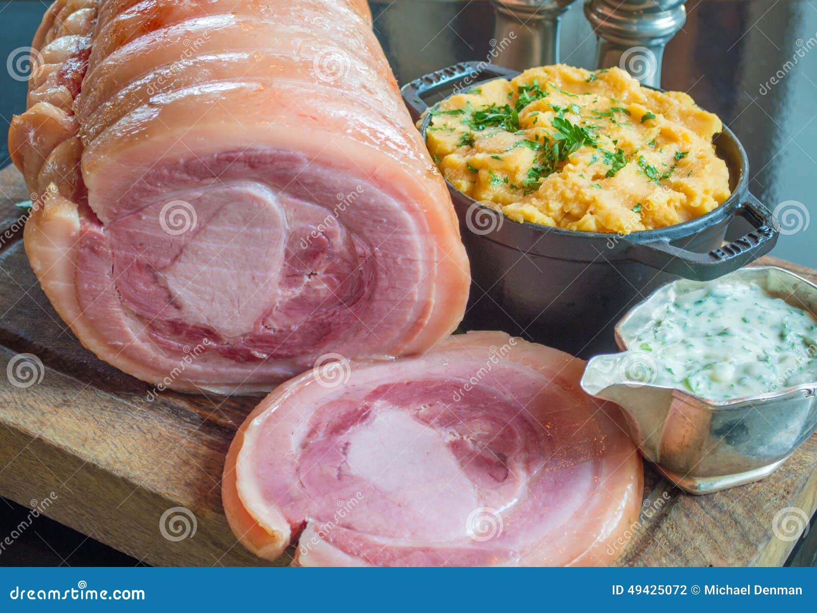 Prosciutto E Budino Di Pease Cotti Fotografia Stock Immagine di bordo