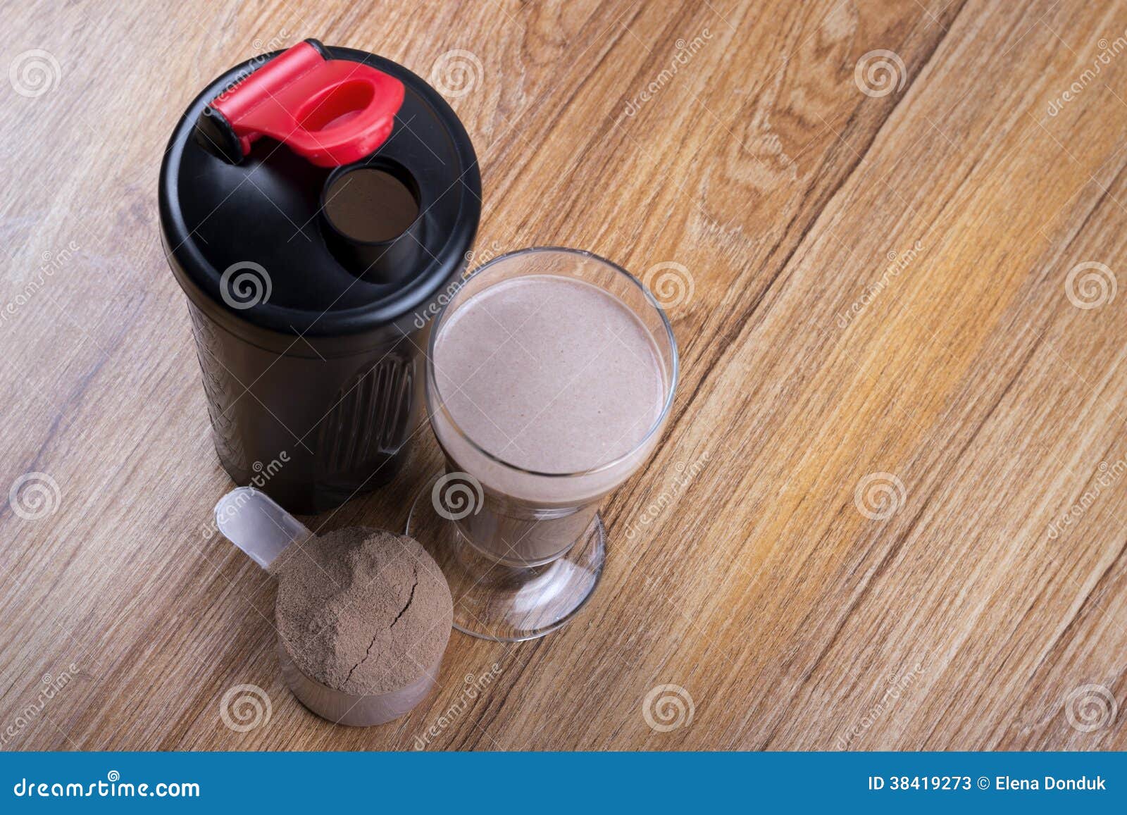 protein shake, shaker and round scoop