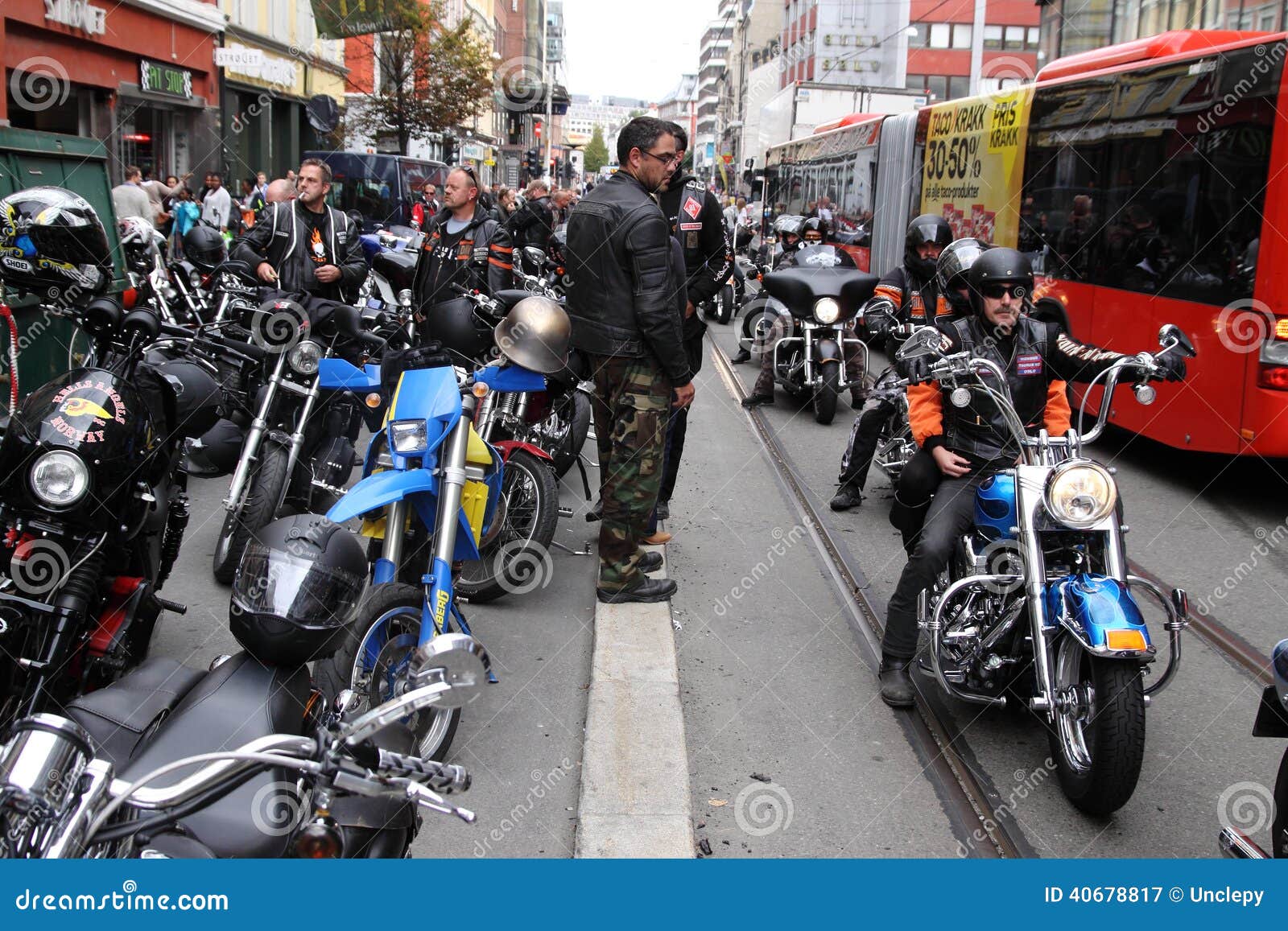 Protest Of Motorcycle Clubs In Oslo Stock Photo - Download Image Now -  Biker Gang, Gang, Harley-Davidson - iStock