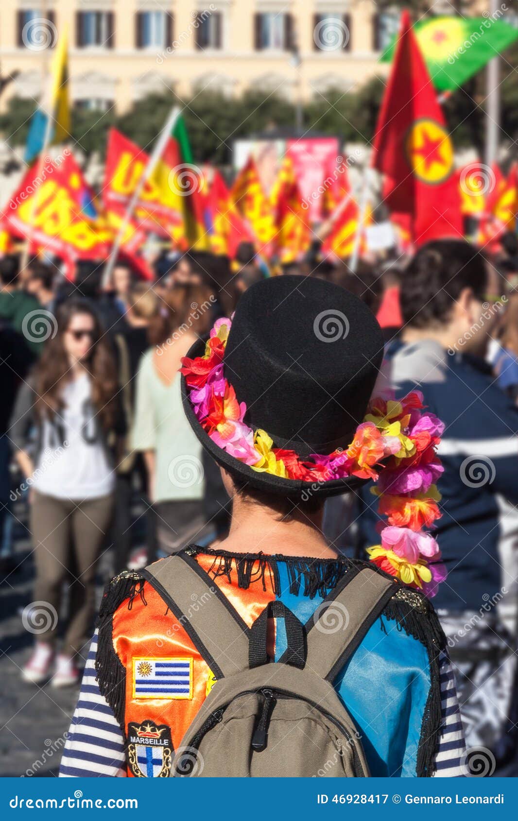 Protesta degli studenti nel quadrato. Roma, Italia - 14 novembre 2014: Protesta degli studenti che si riuniscono nelle vie contro il governo e le misure economiche